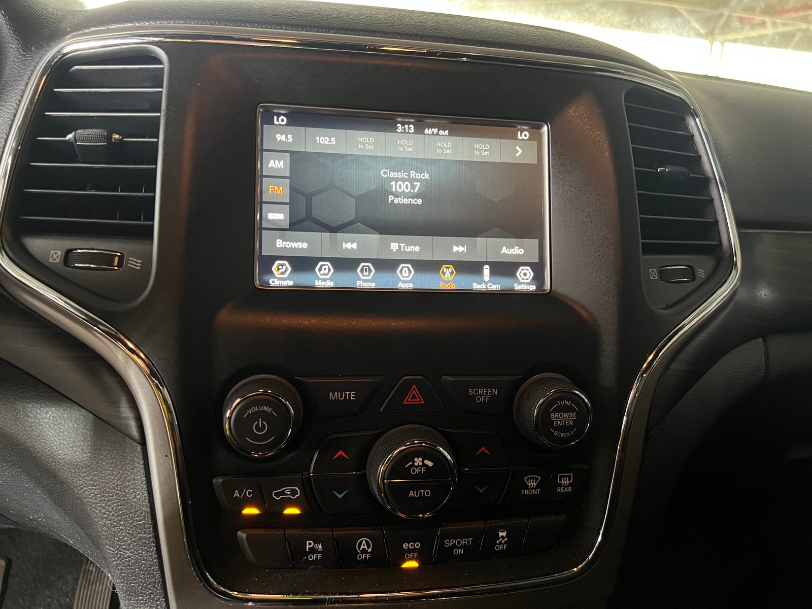 Thumbnail: 2021 Jeep Grand Cherokee - 4