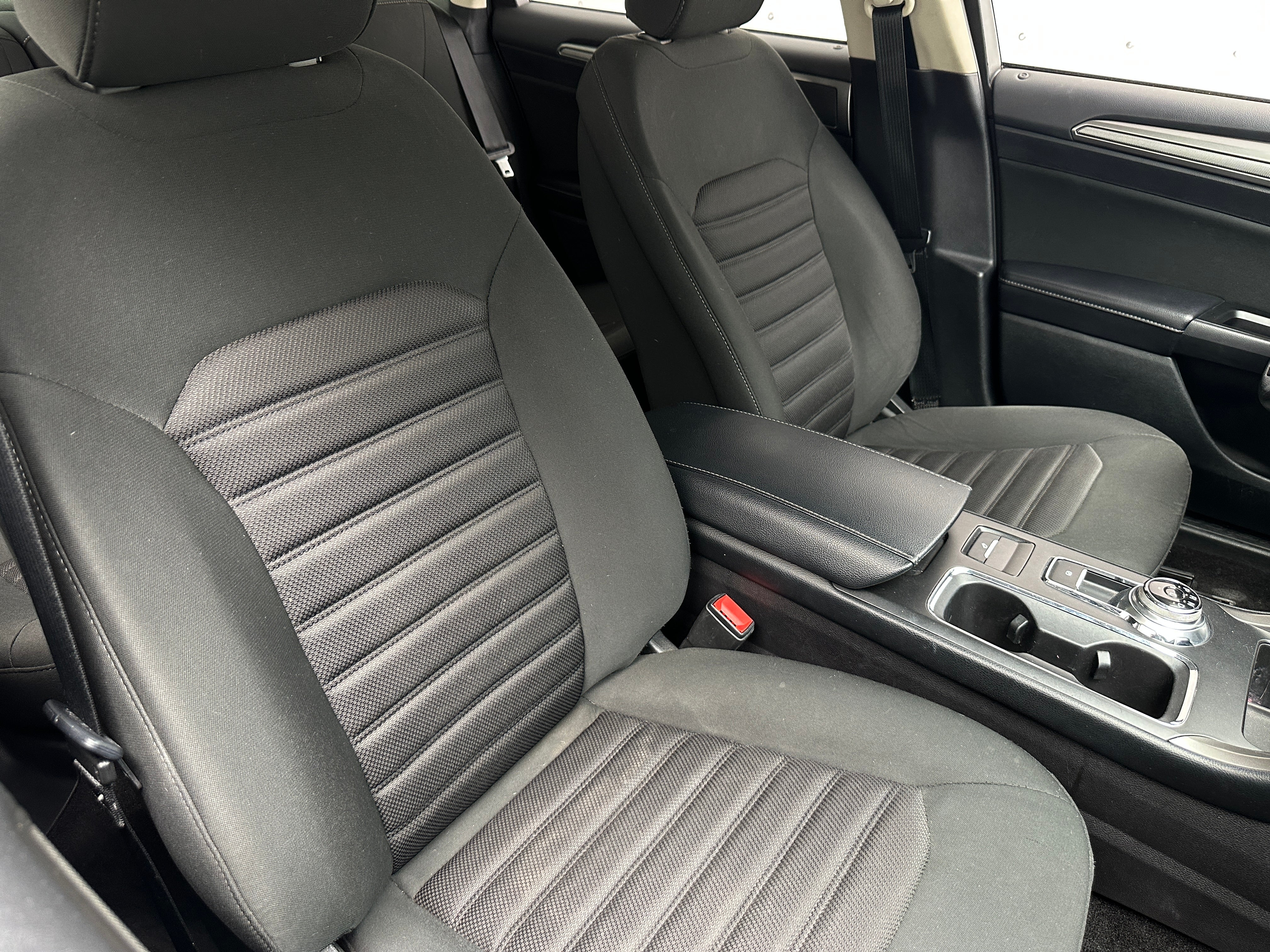 2017 Ford Fusion SE 2