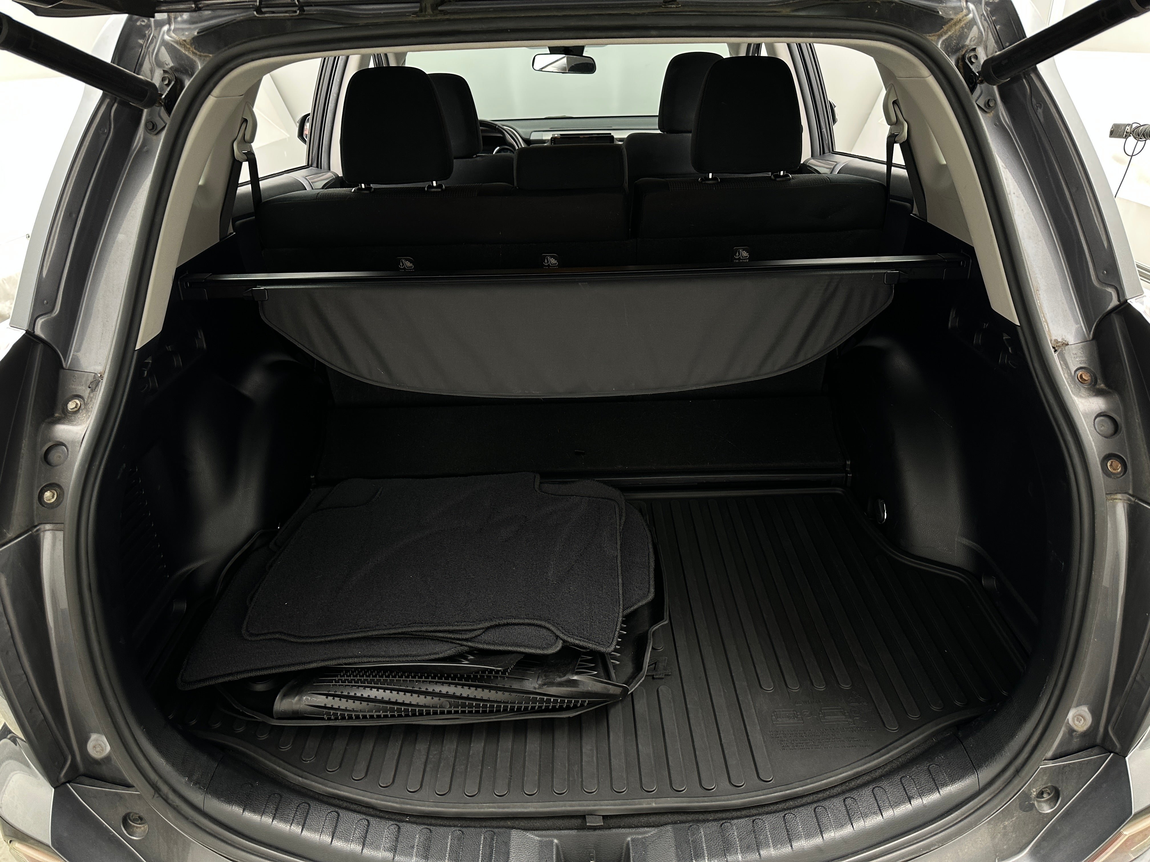 Thumbnail: 2017 Toyota RAV4 - 7