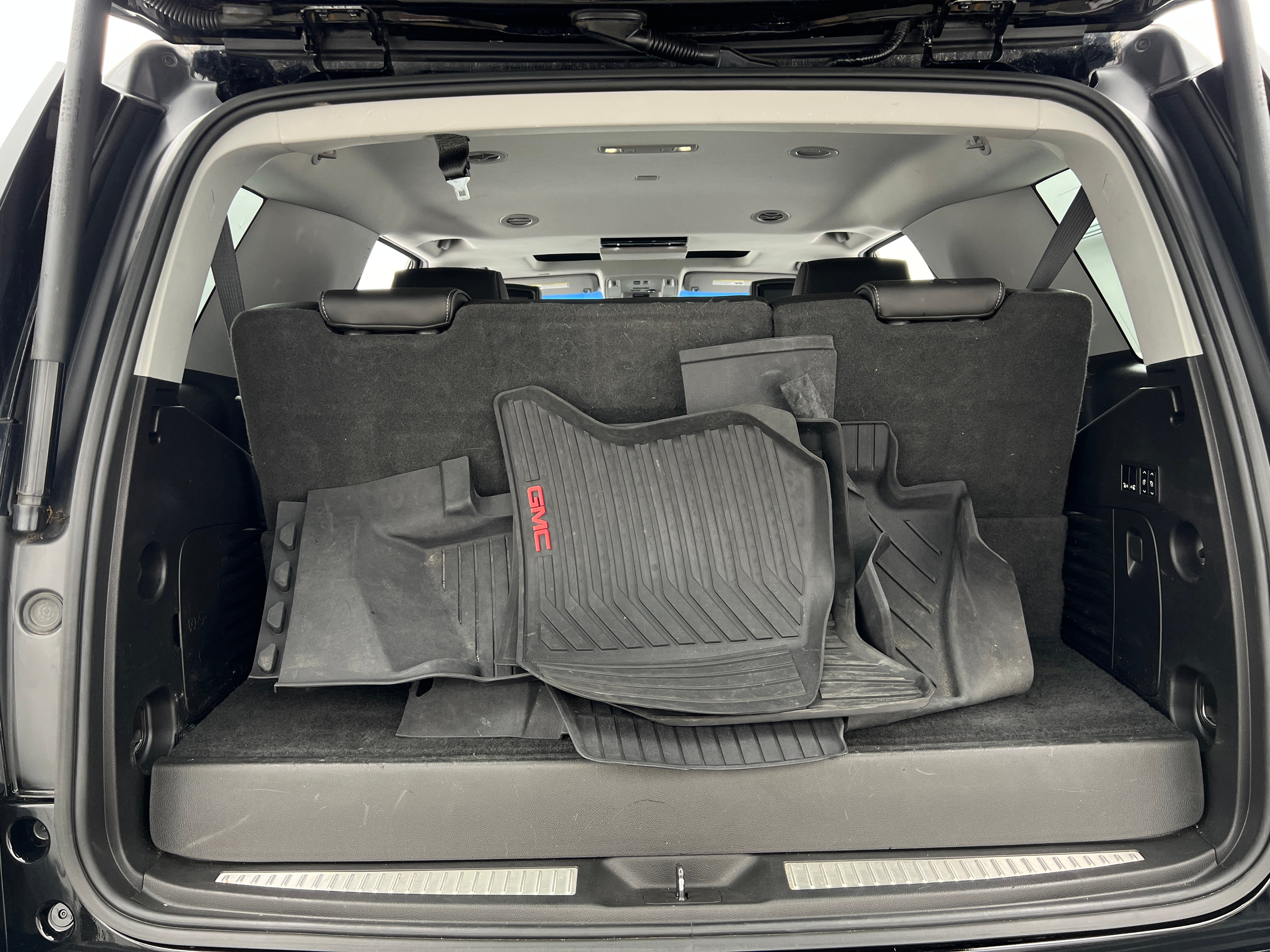 2018 GMC Yukon Denali 6