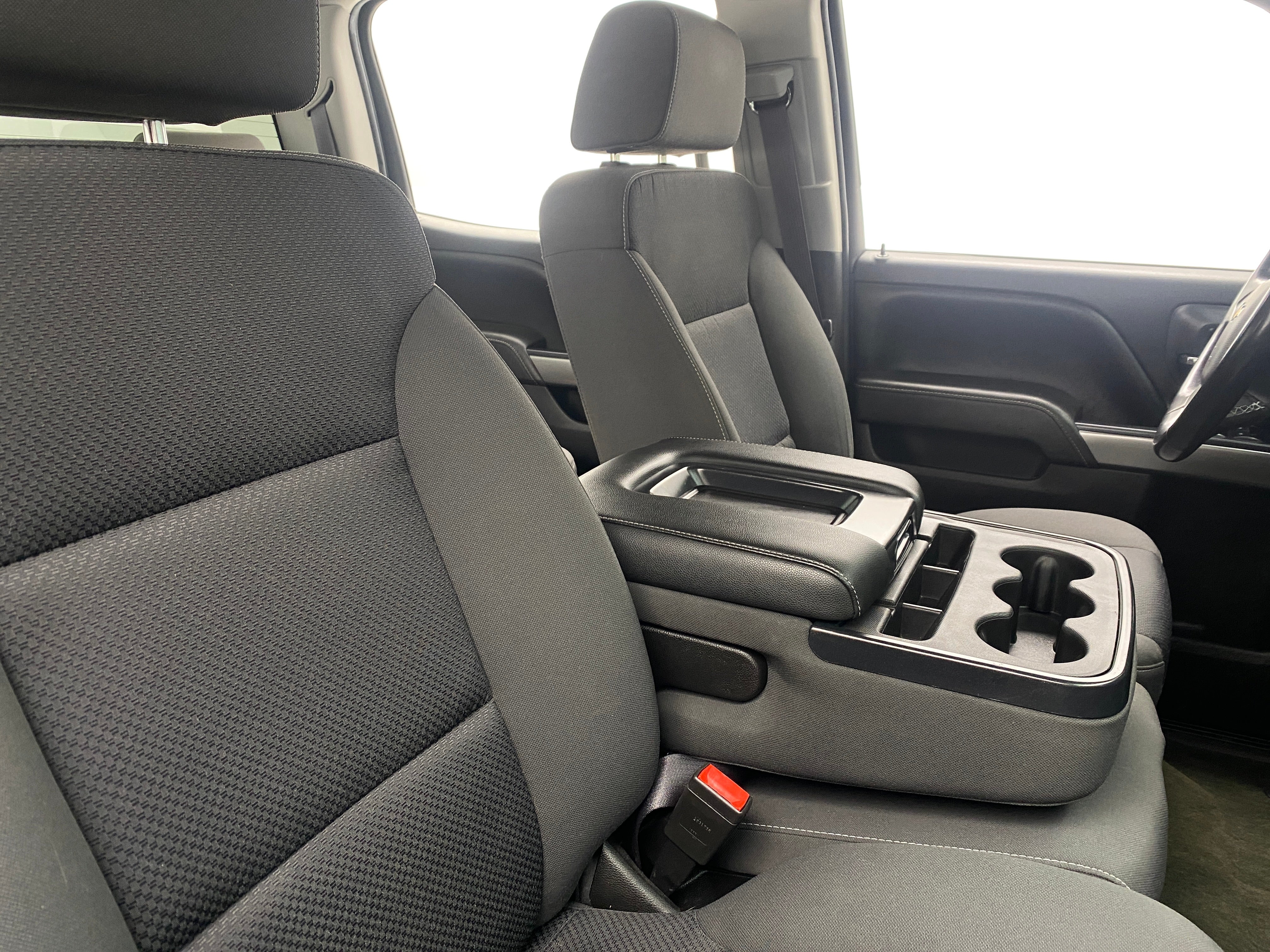 2017 Chevrolet Silverado 1500 LT 2