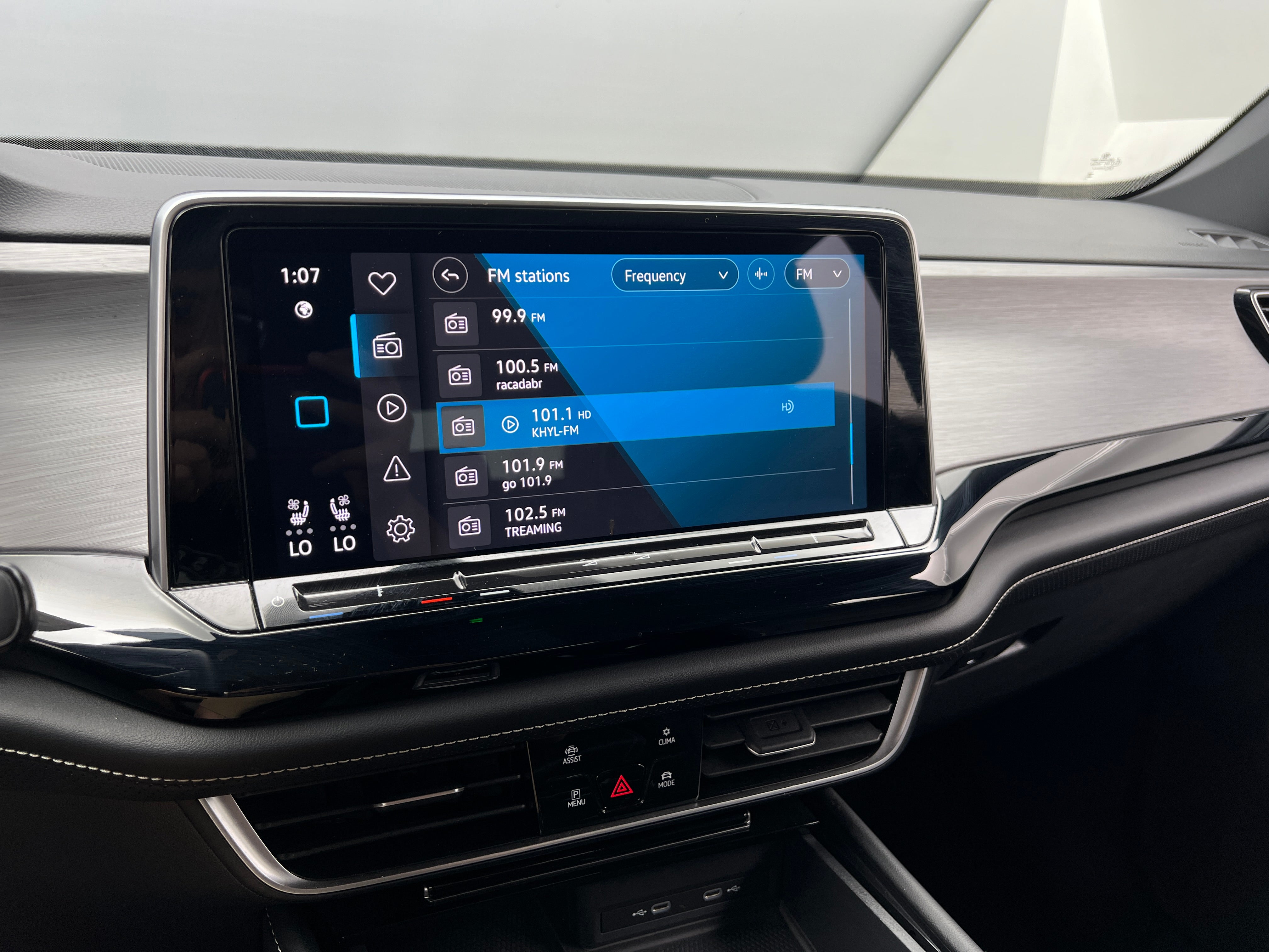 2024 Volkswagen Atlas SE 3