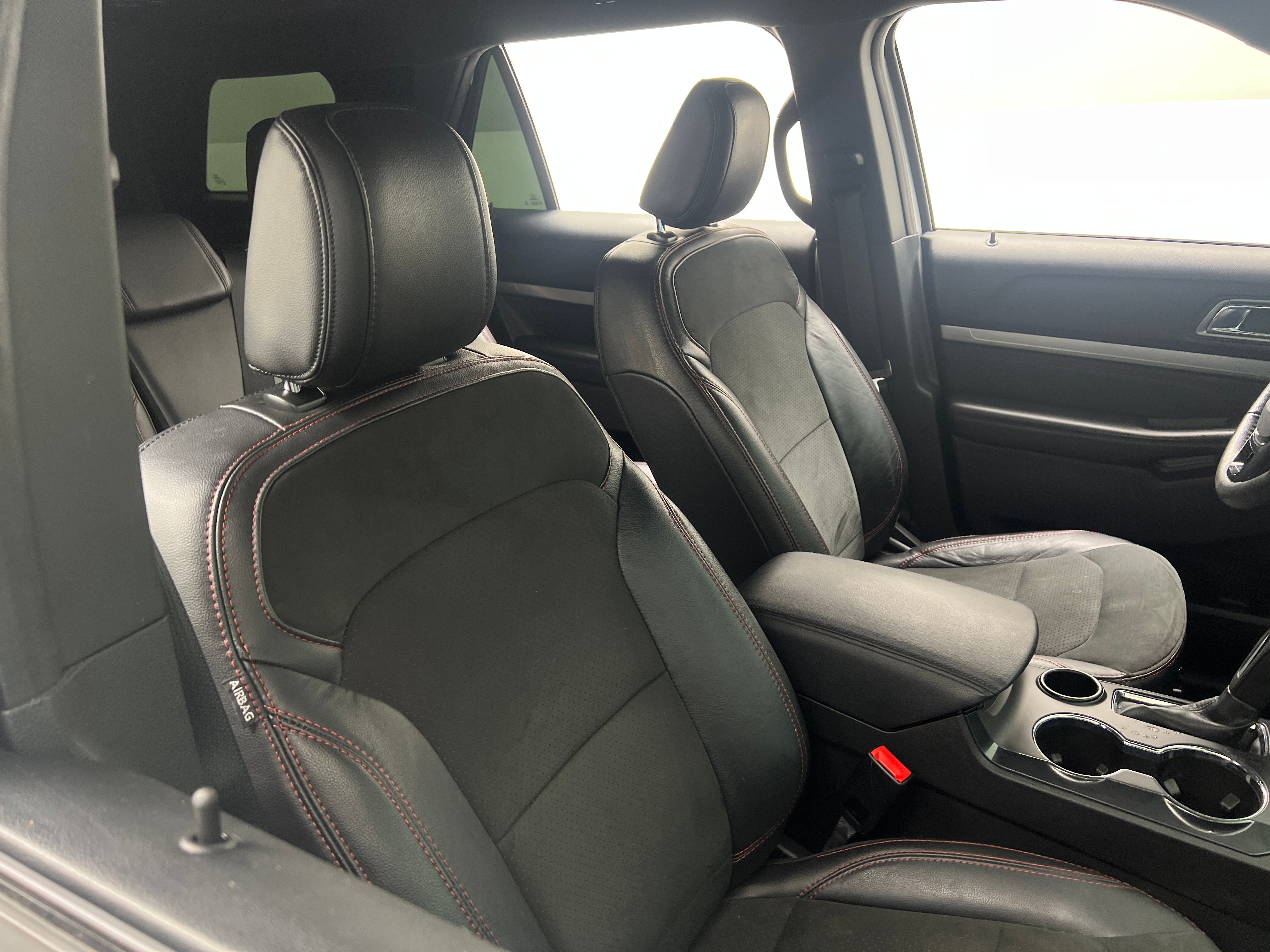 2018 Ford Explorer XLT 2