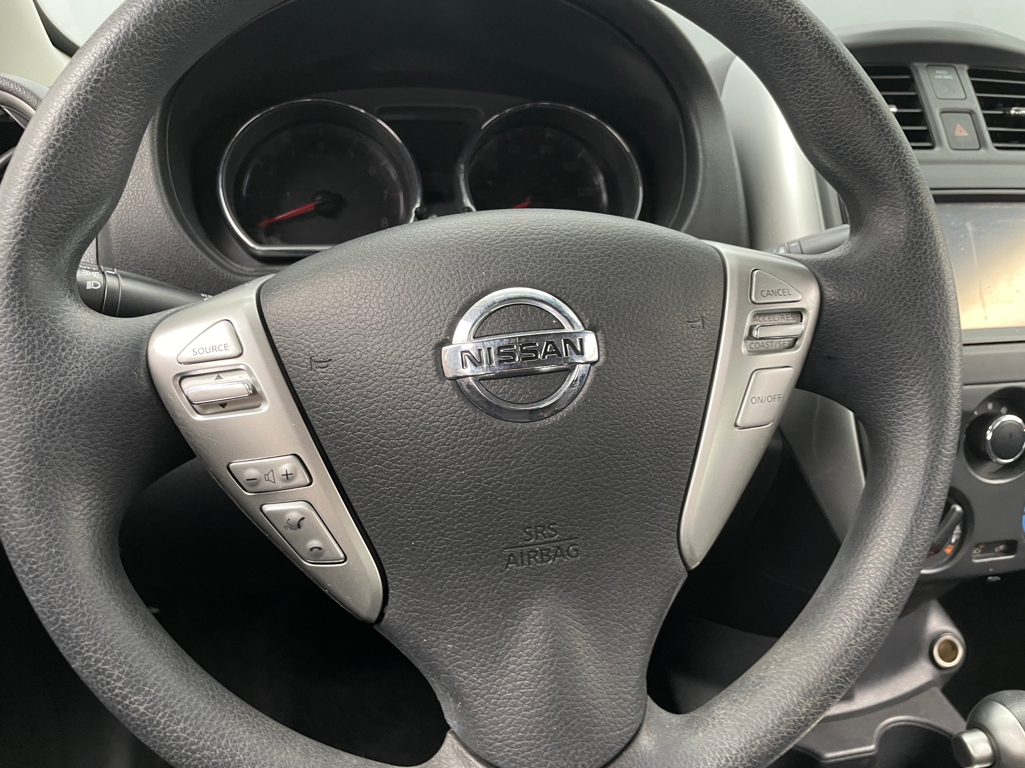 2019 Nissan Versa SV 5