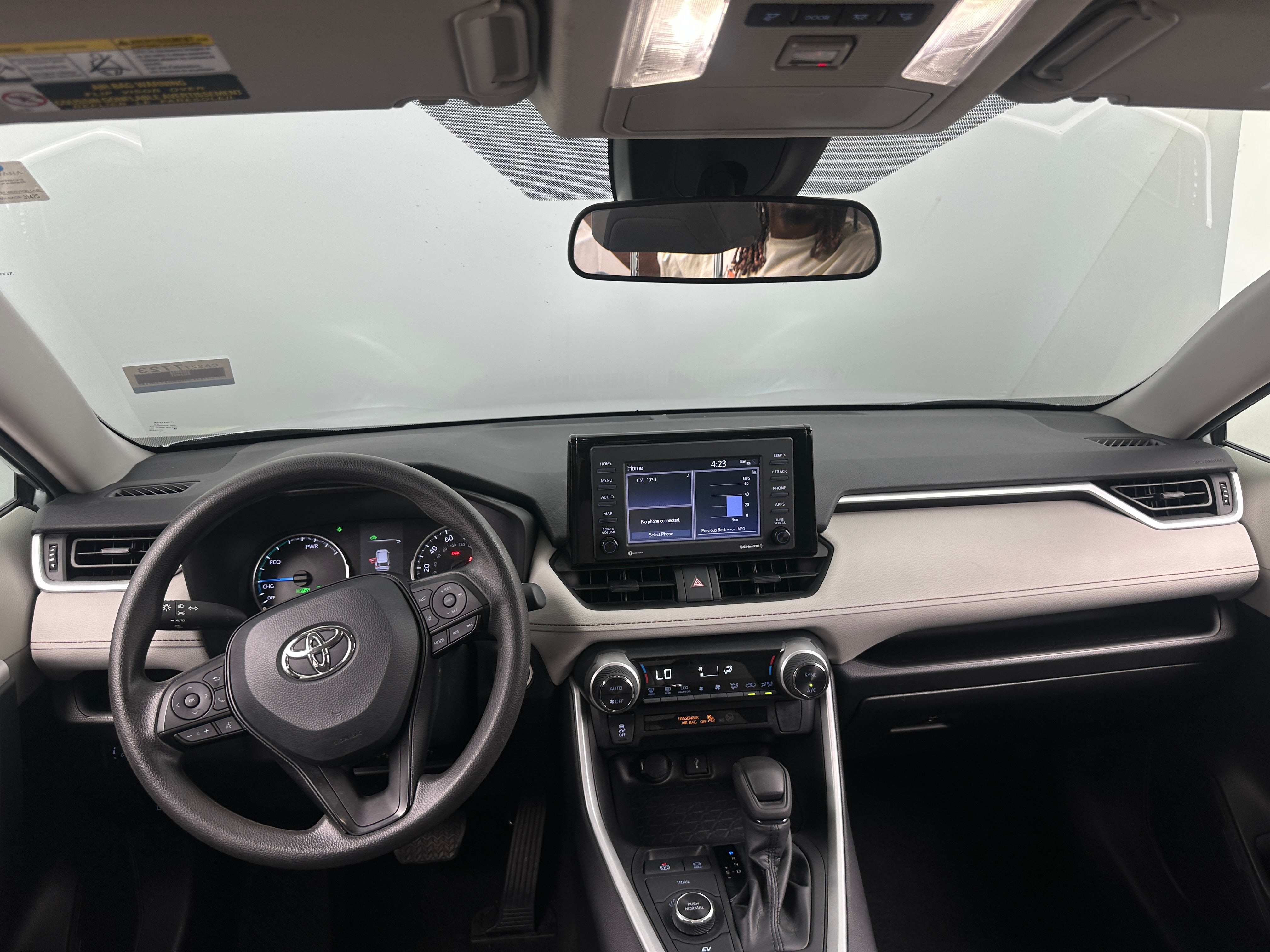 2022 Toyota RAV4 XLE 3