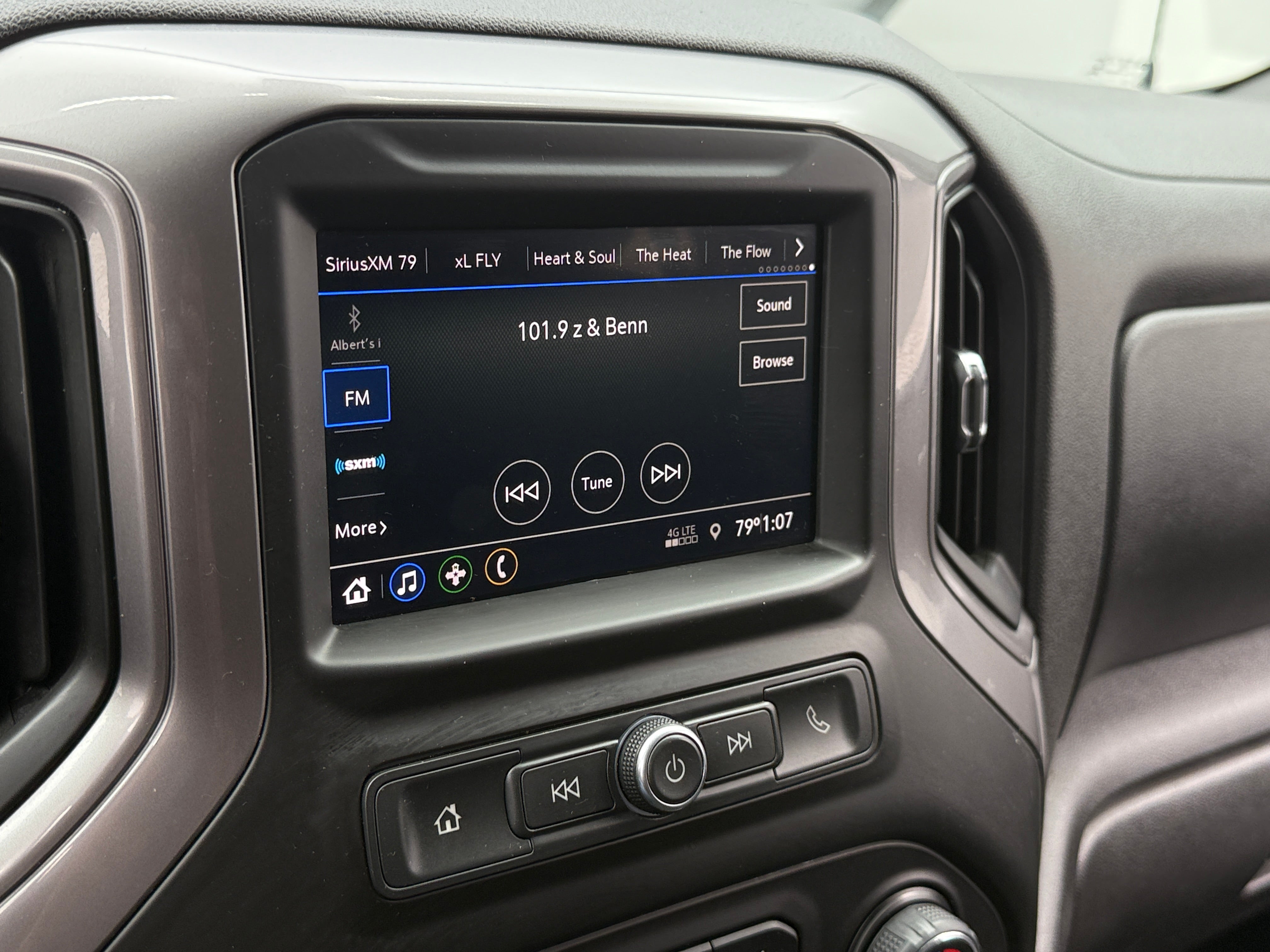 2021 Chevrolet Silverado 1500 Custom 4