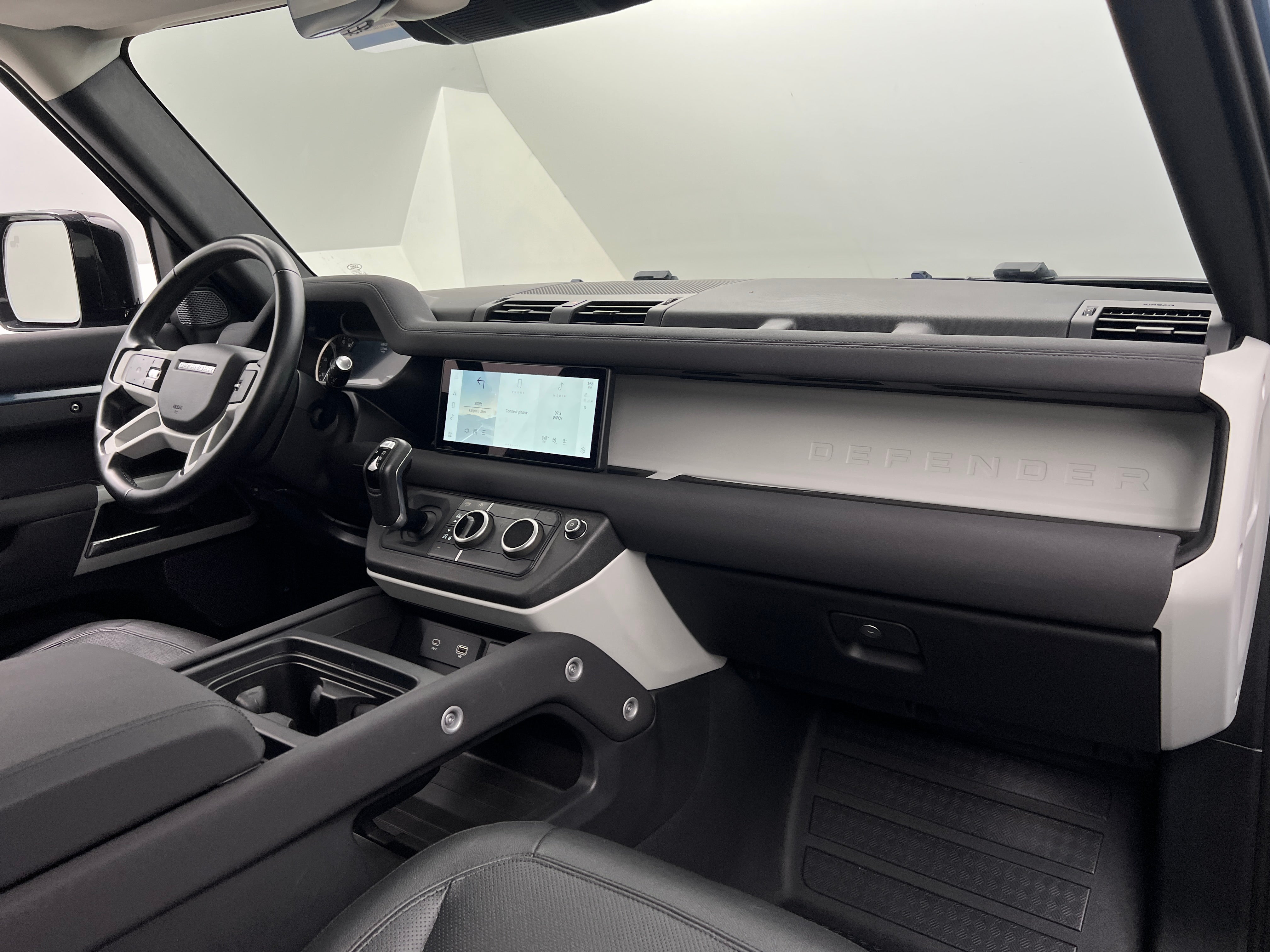 2023 Land Rover Defender 90 2