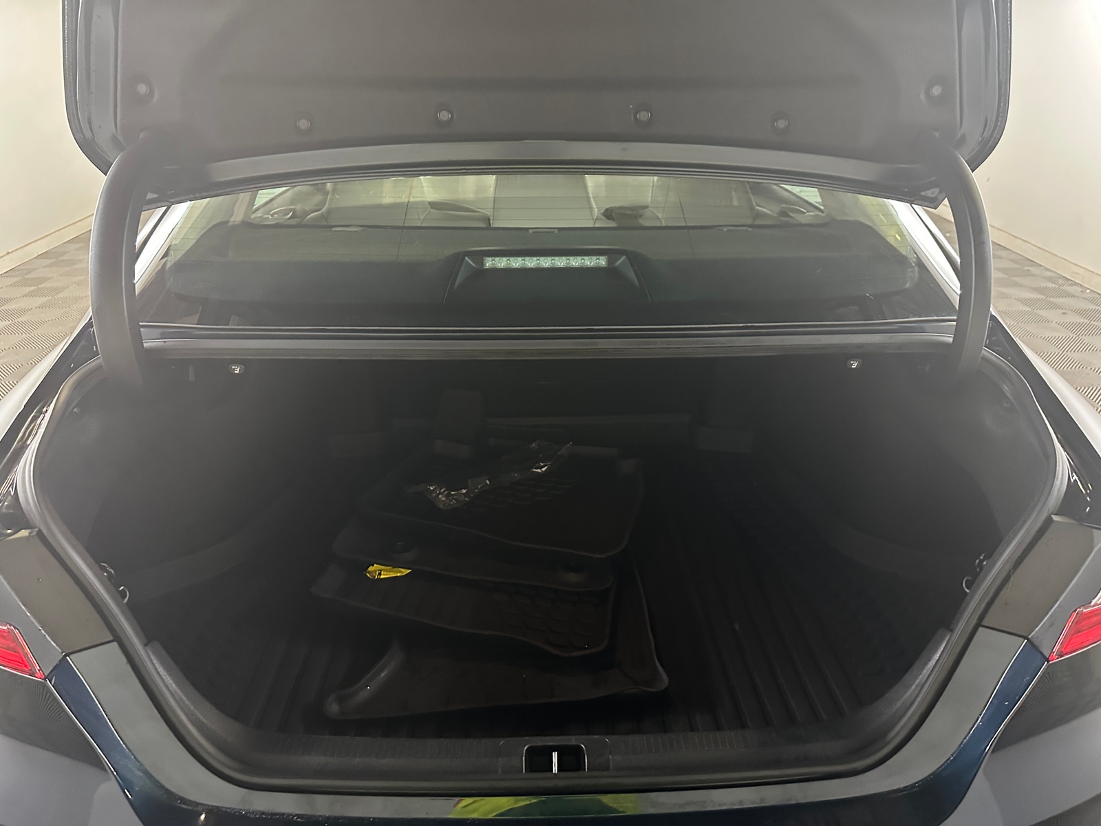 Thumbnail: 2021 Toyota Camry - 7