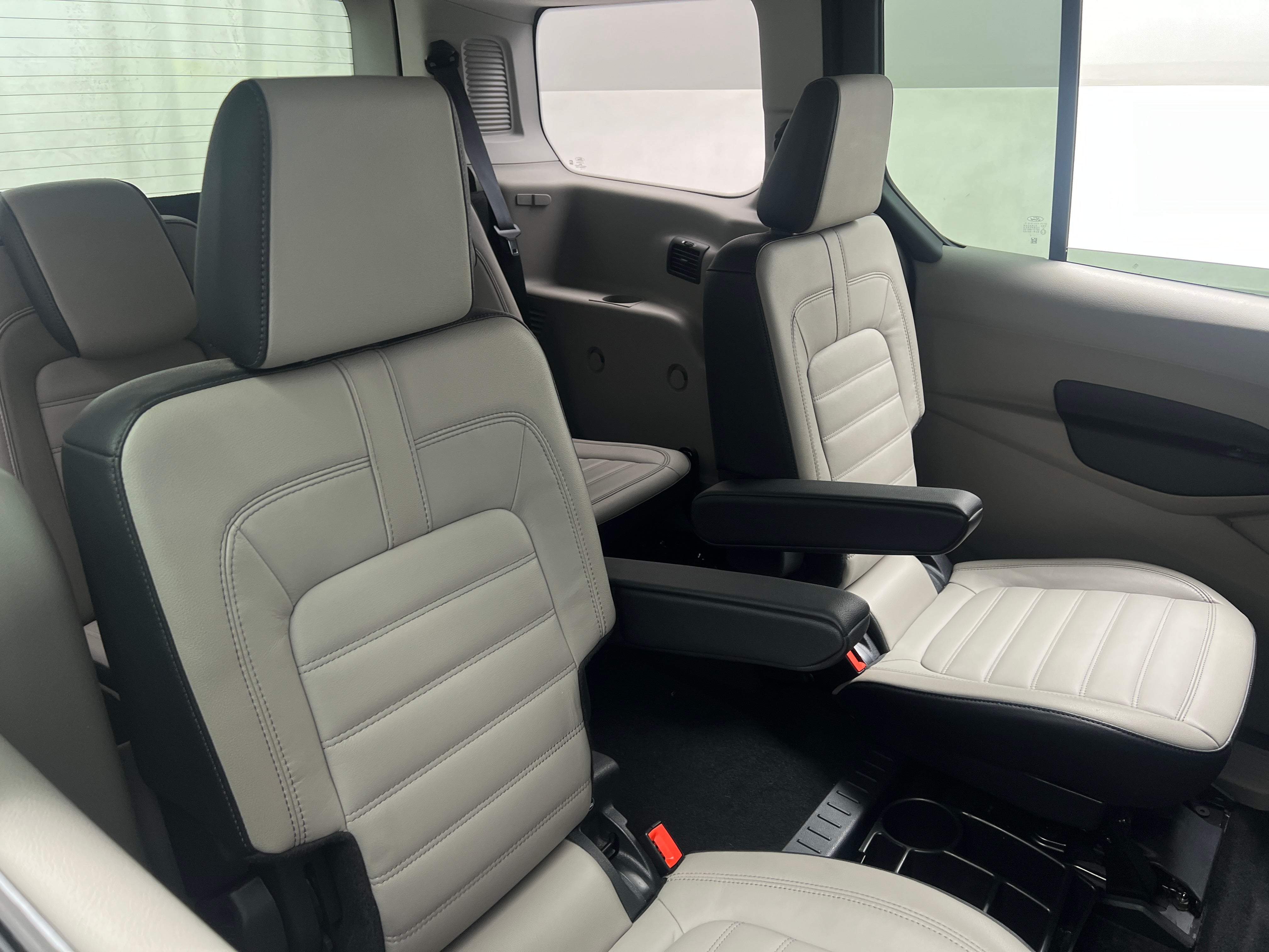 2022 Ford Transit Series  5