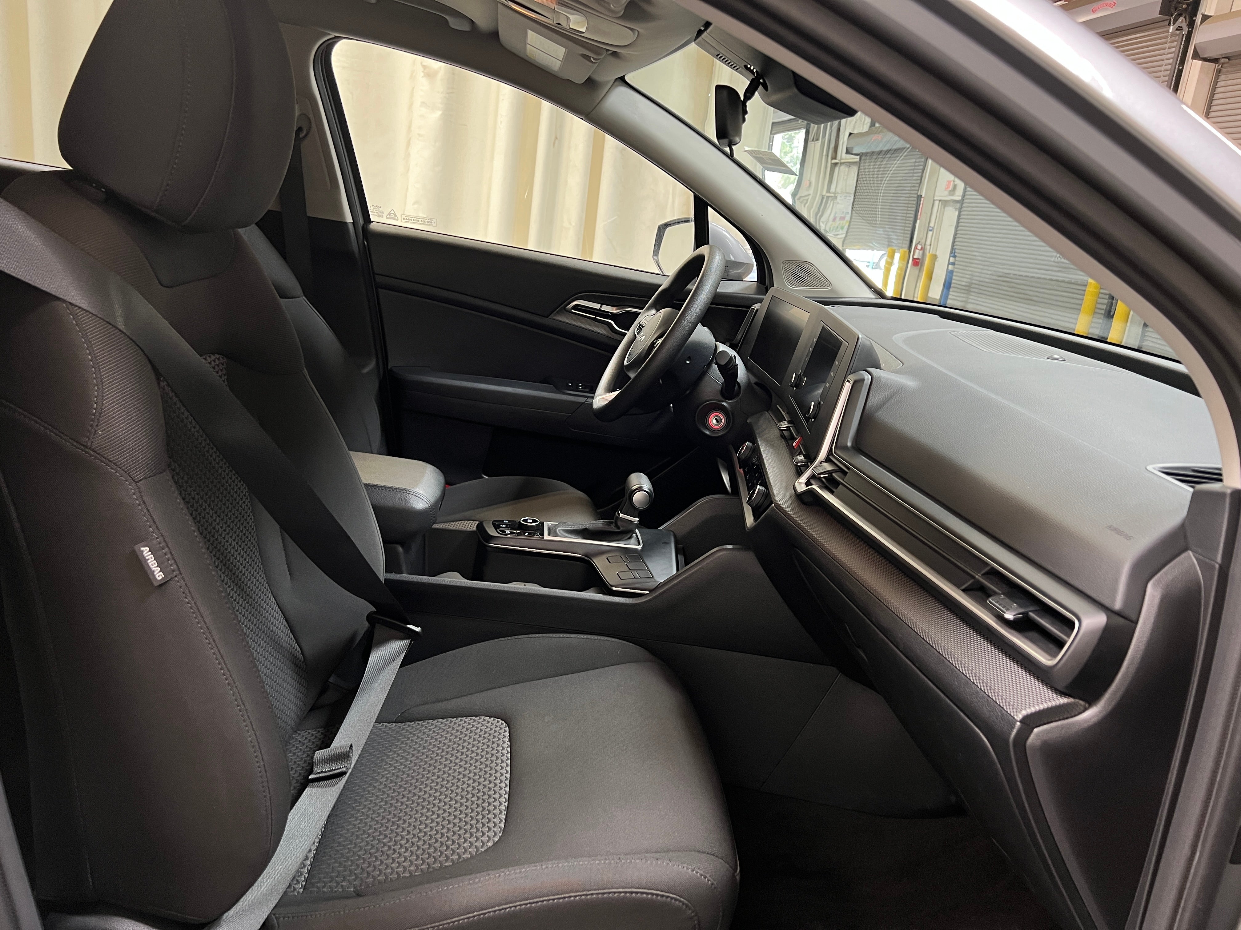 2024 Kia Sportage LX 2