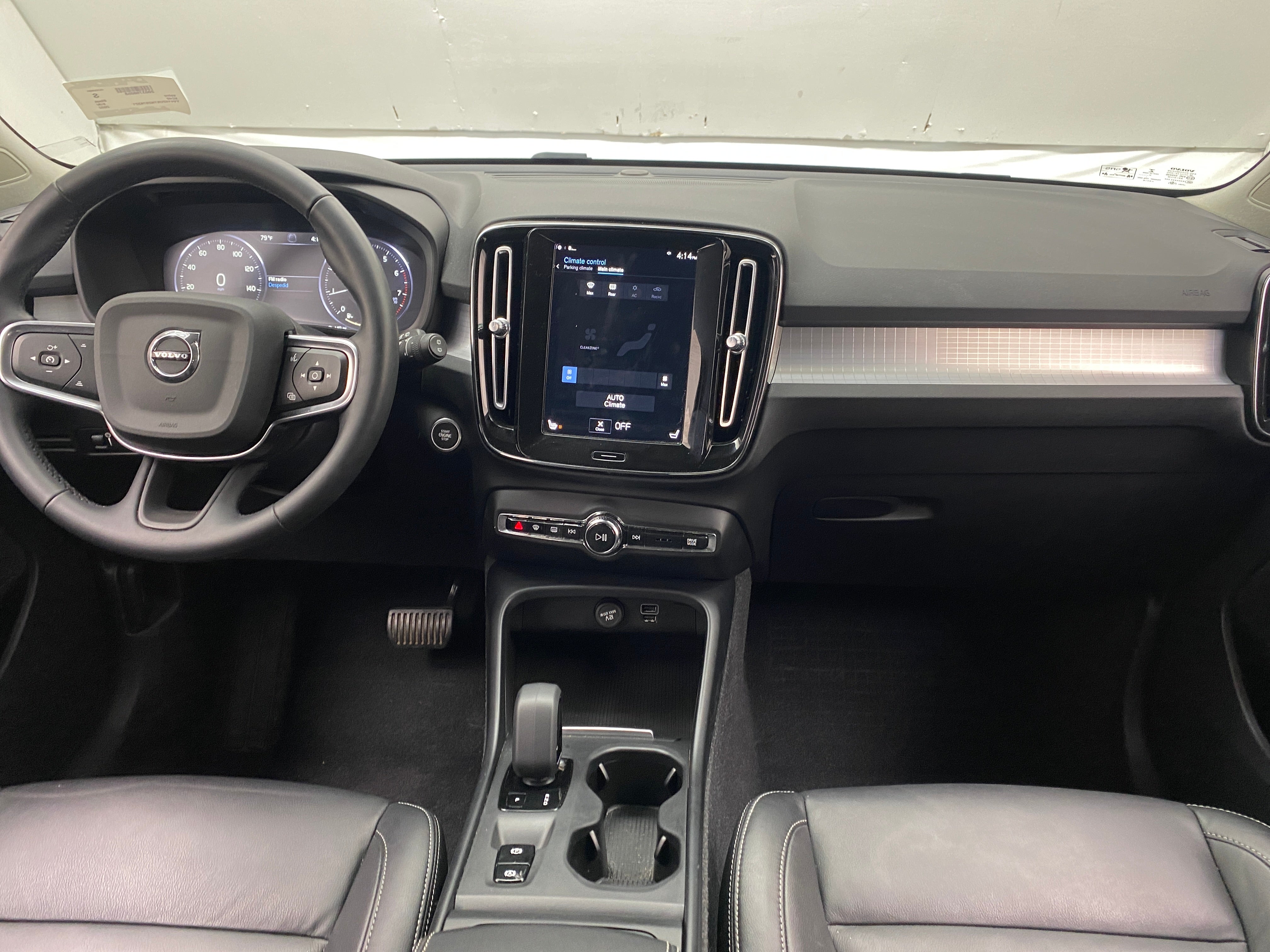 2022 Volvo XC40 T5 Momentum 2