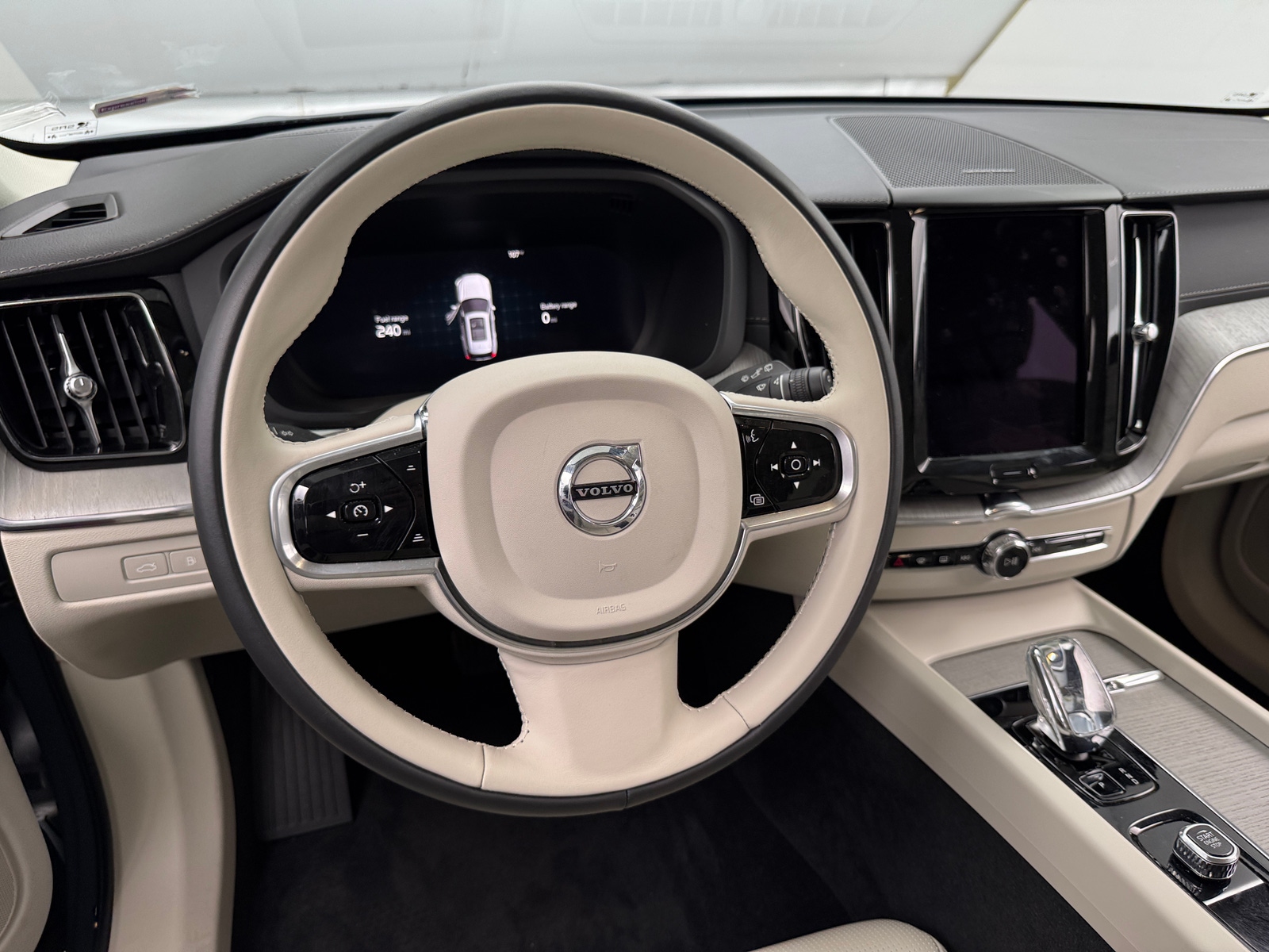 Thumbnail: 2023 Volvo XC60 - 4