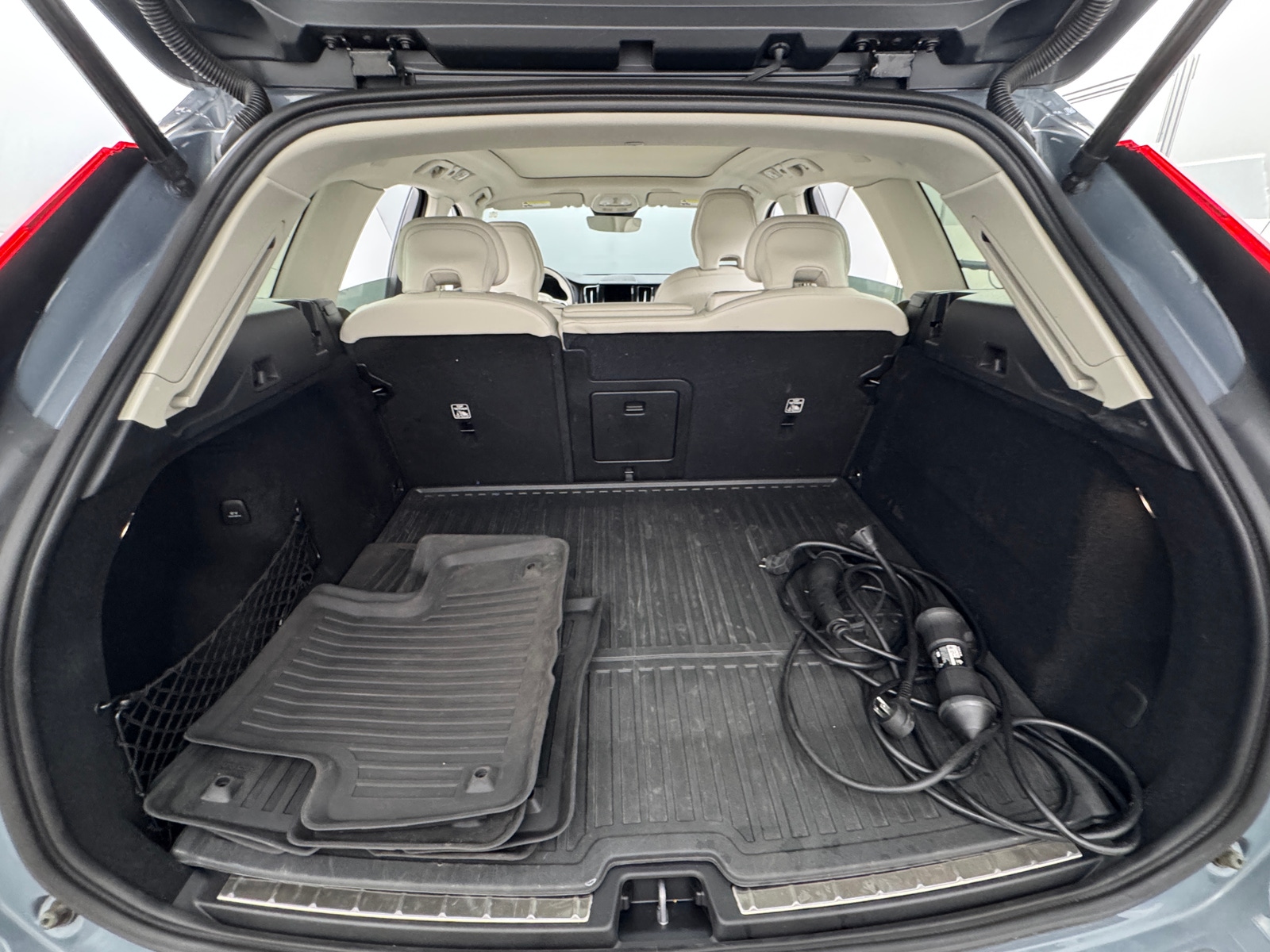 Thumbnail: 2023 Volvo XC60 - 6