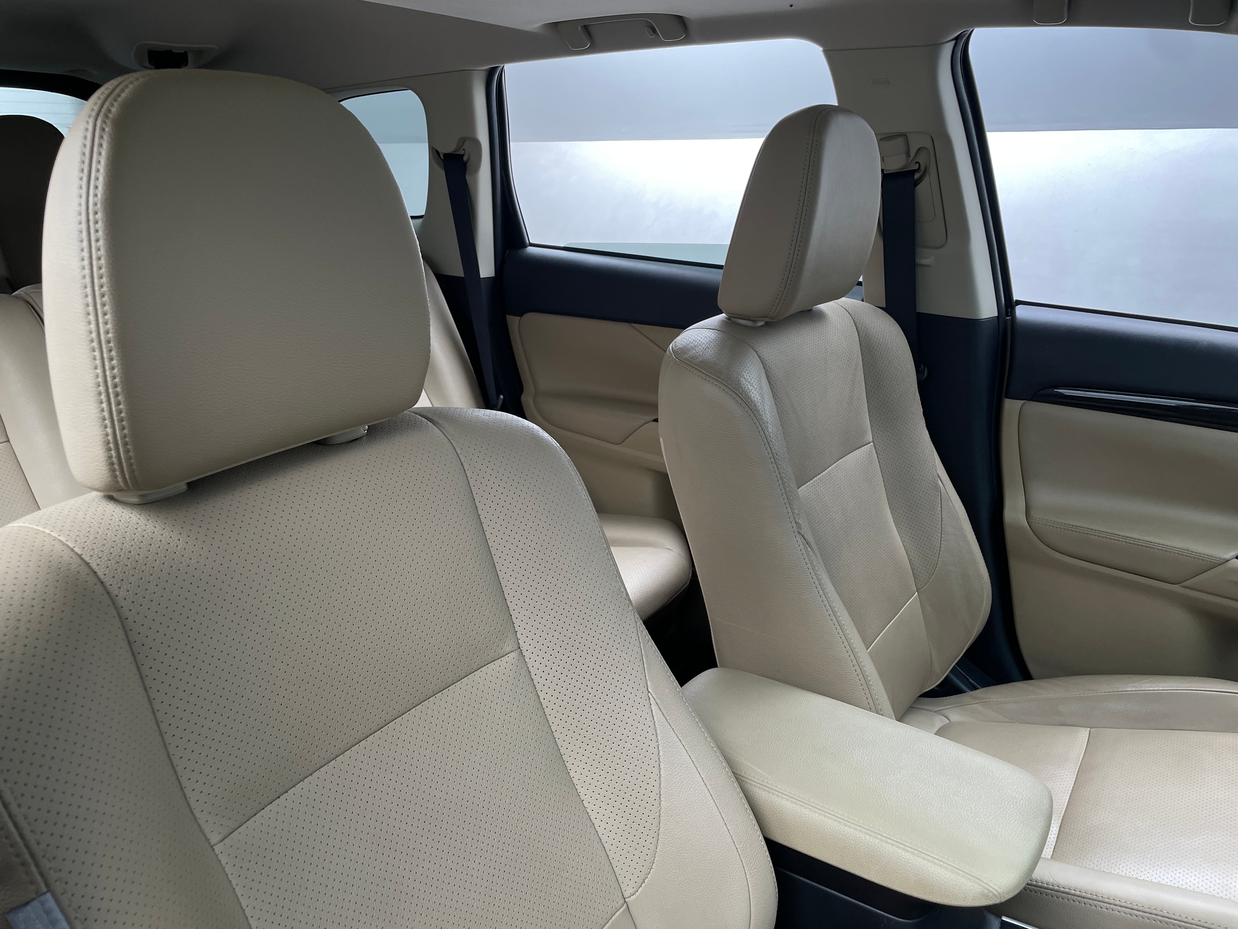 2017 Mitsubishi Outlander SEL 2