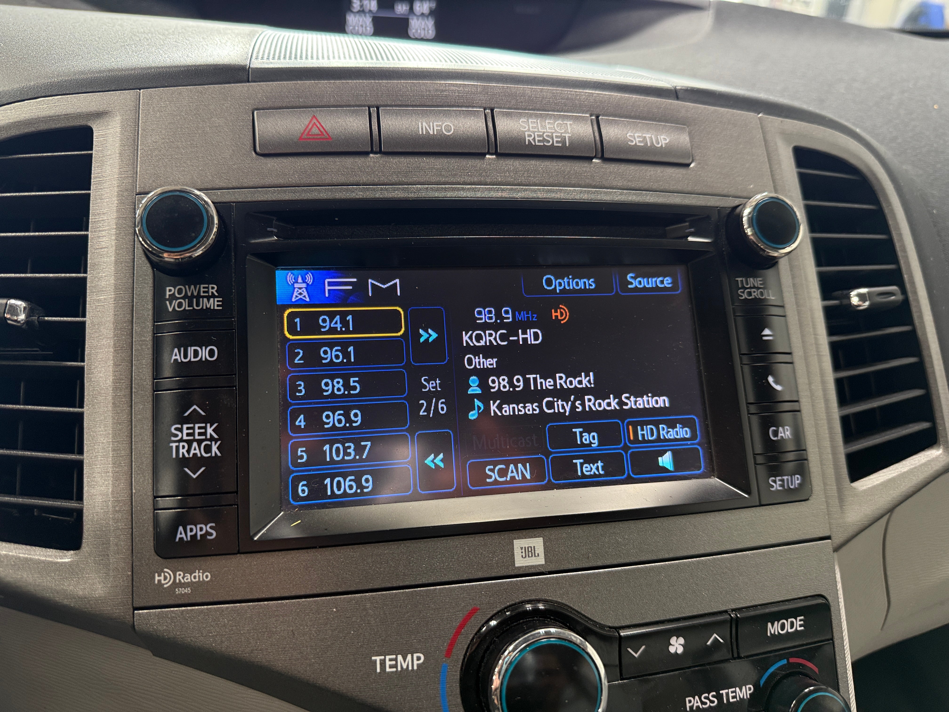 2014 Toyota Venza XLE 4