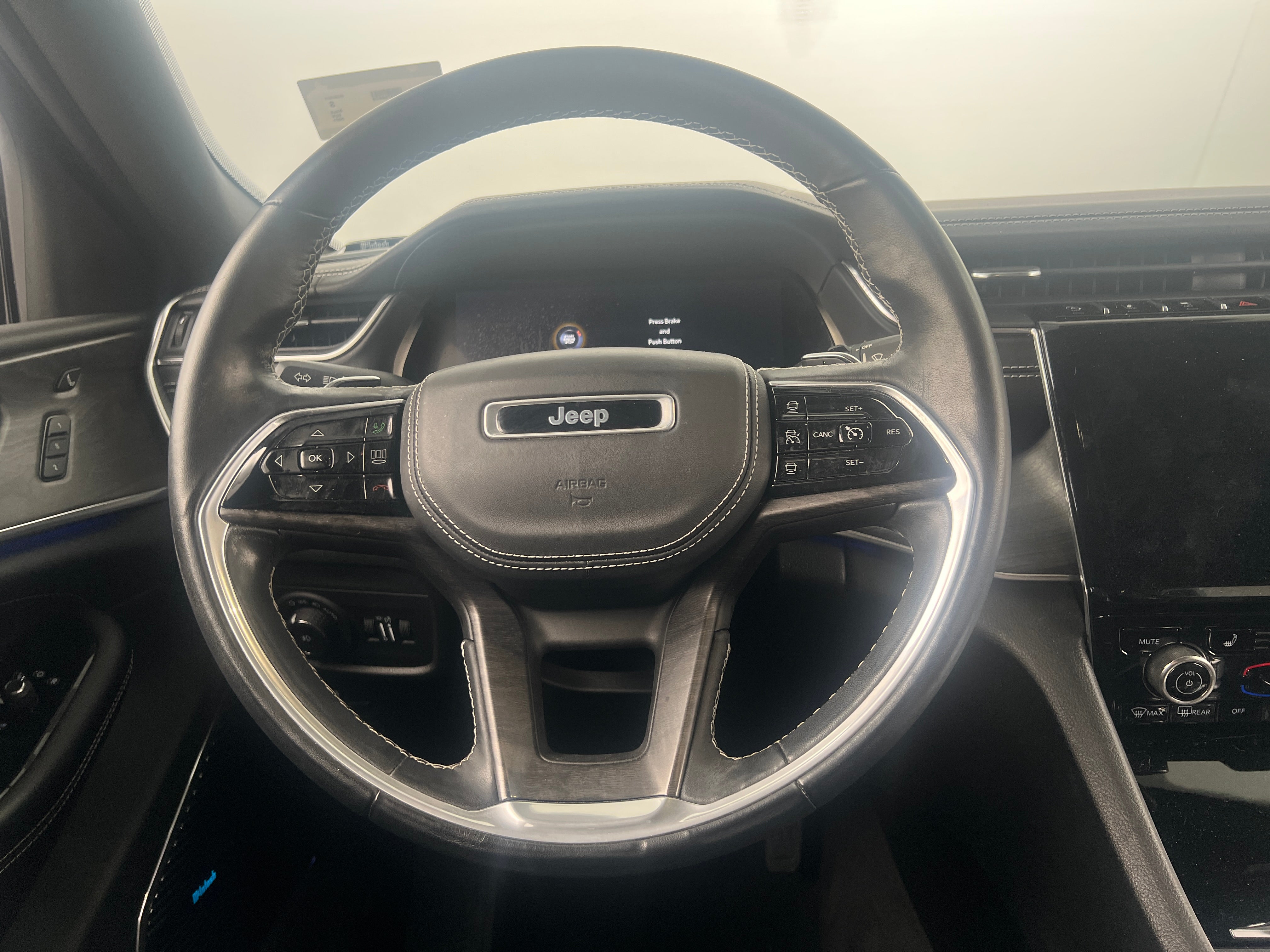 2021 Jeep Grand Cherokee L Overland 4