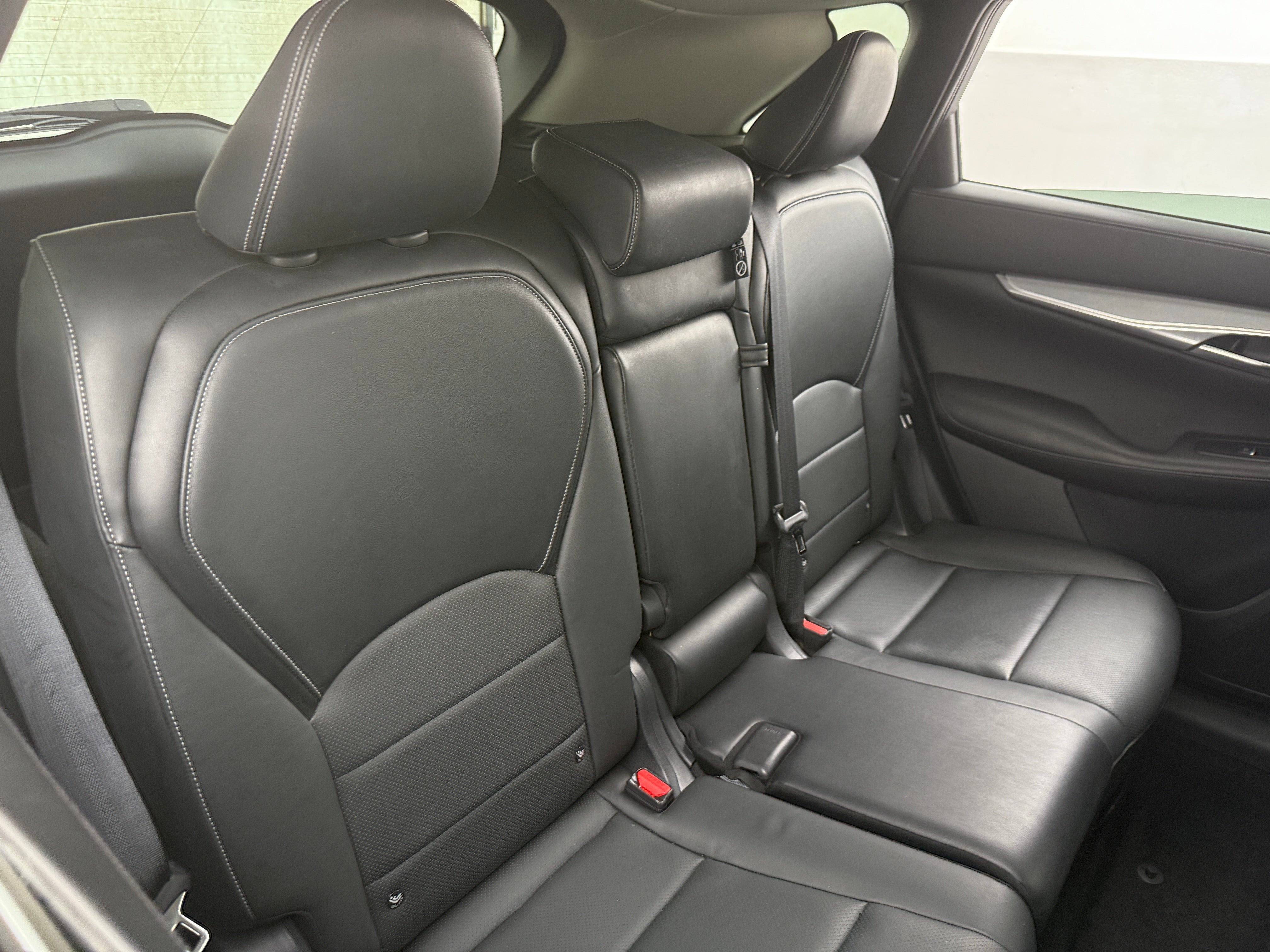 2019 INFINITI QX50 Essential 5