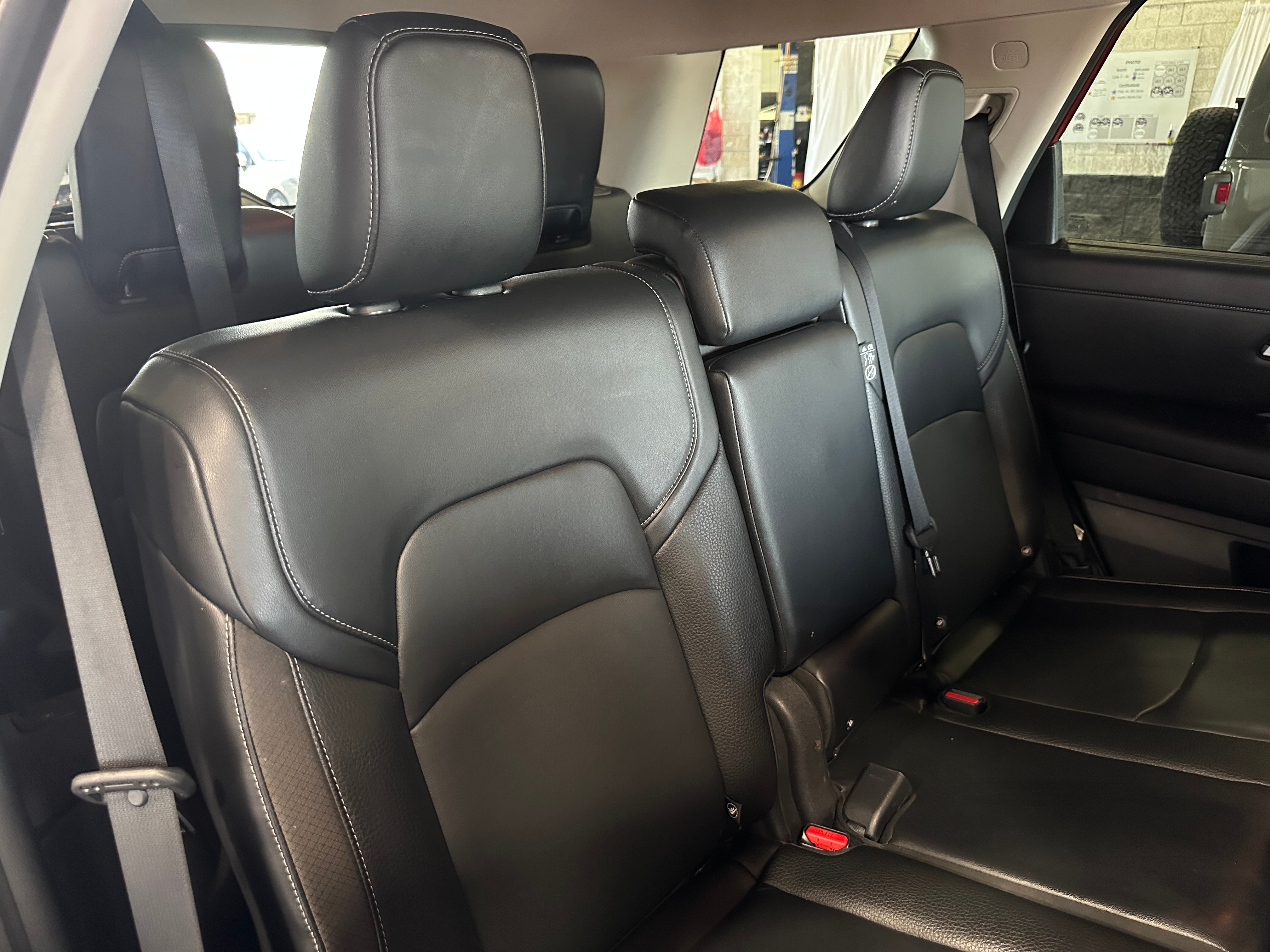 2023 Nissan Pathfinder SL 5