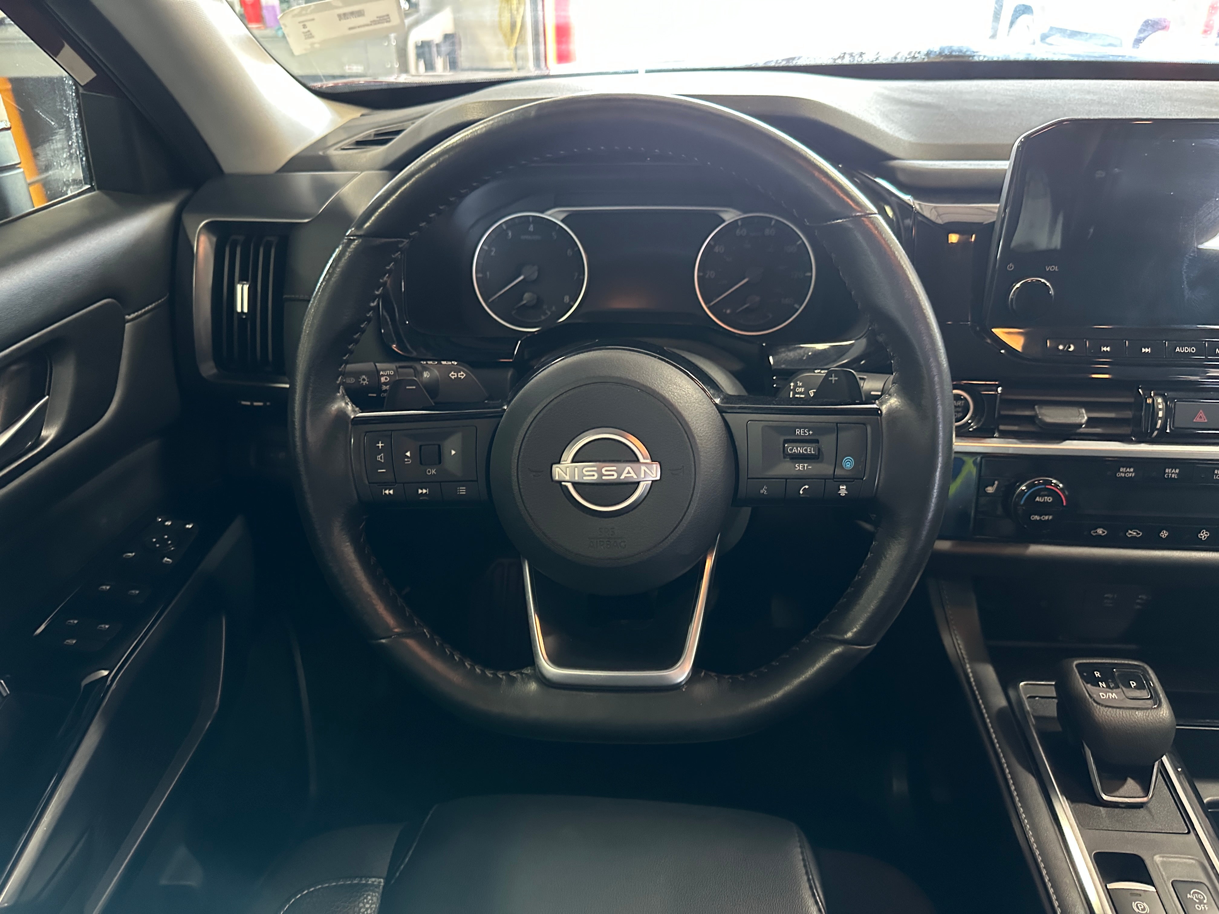 2023 Nissan Pathfinder SL 4