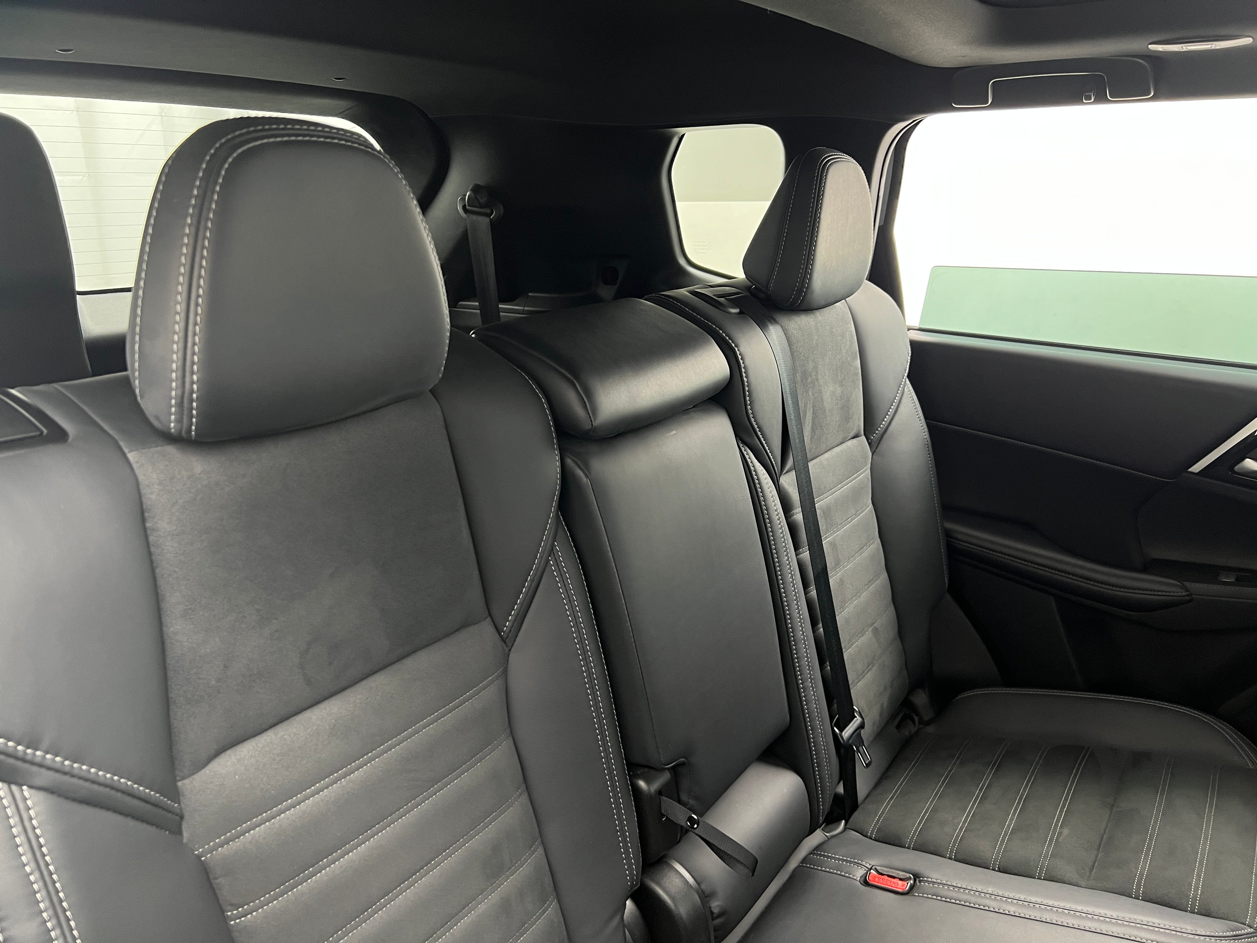 2022 Mitsubishi Outlander Black Edition 5