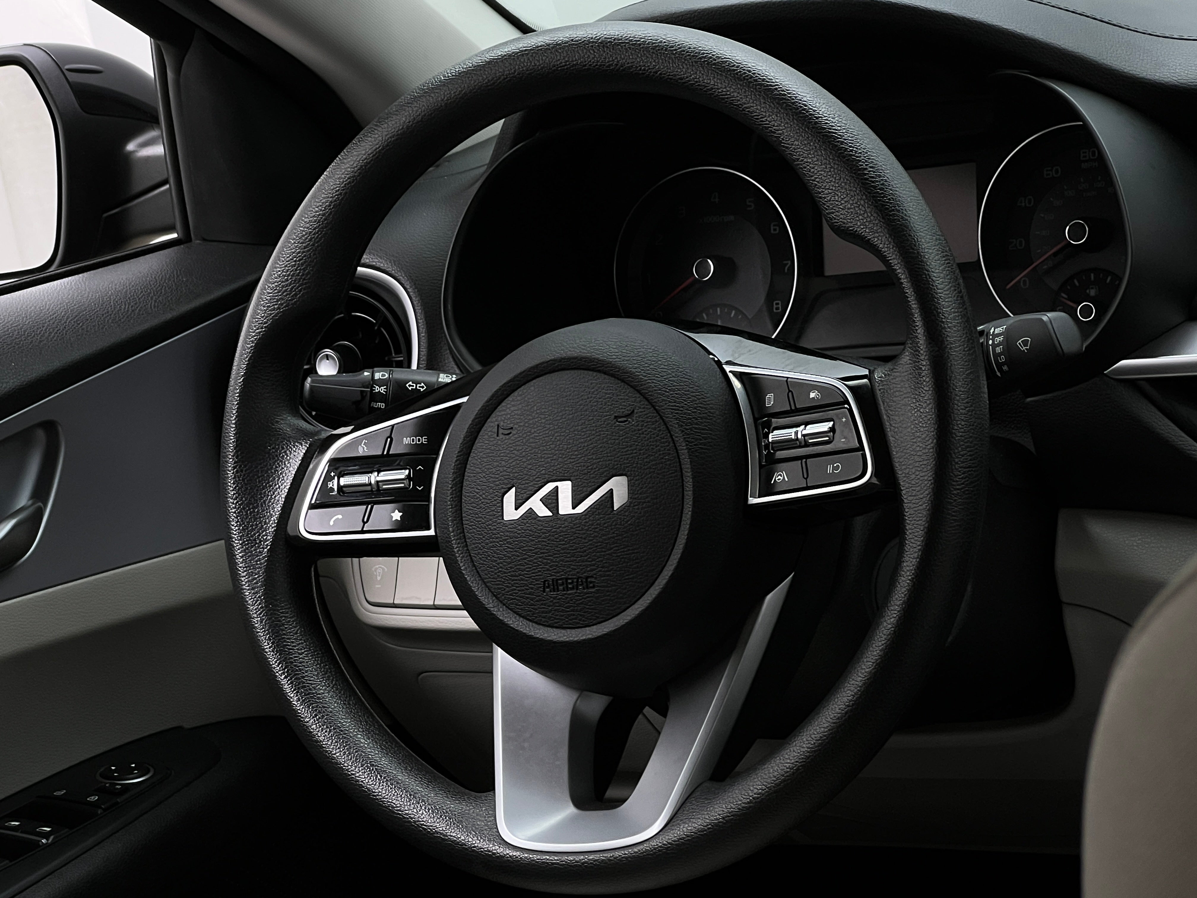 2022 Kia Forte LXS 5