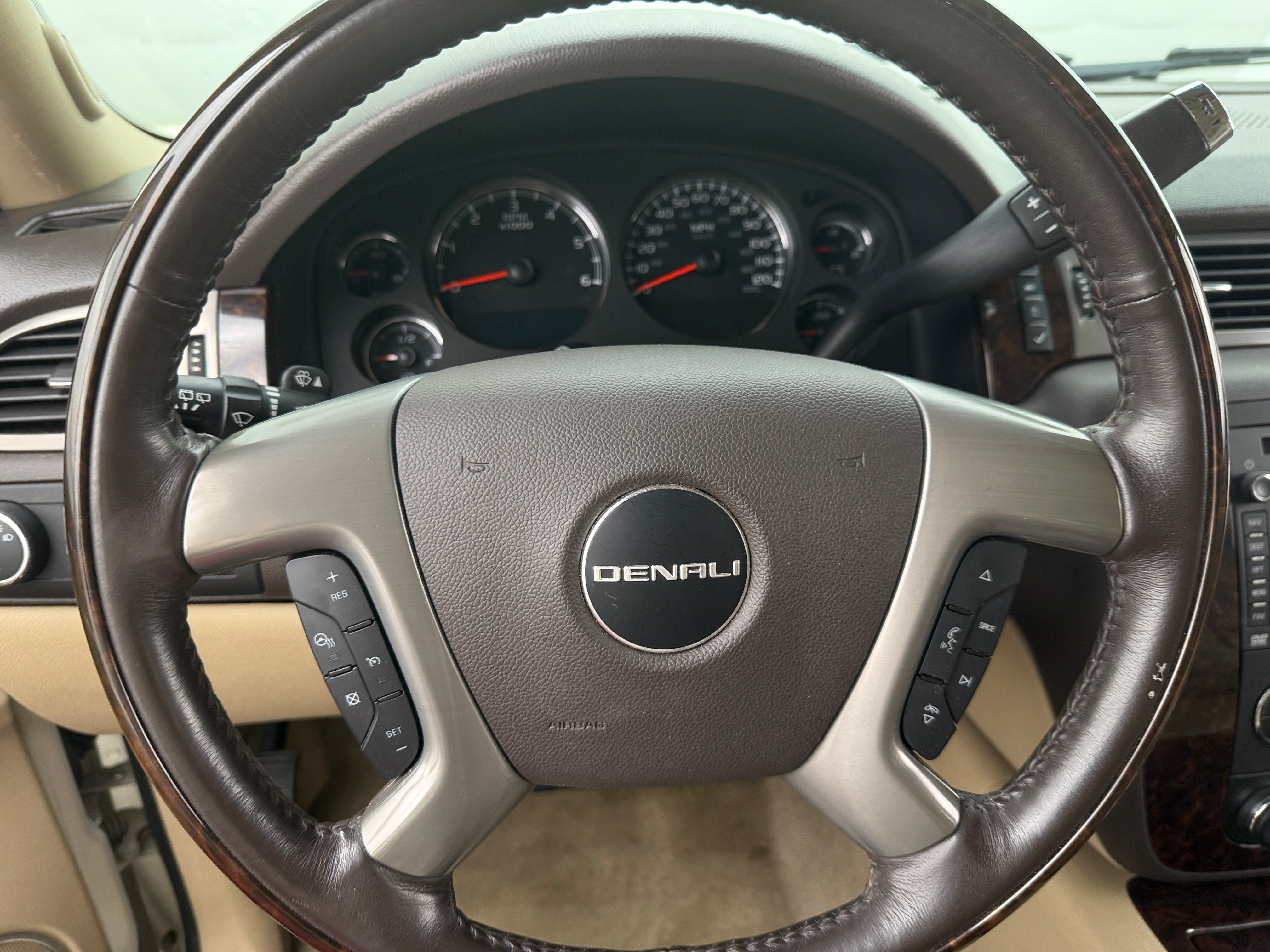 2014 GMC Yukon Denali 4