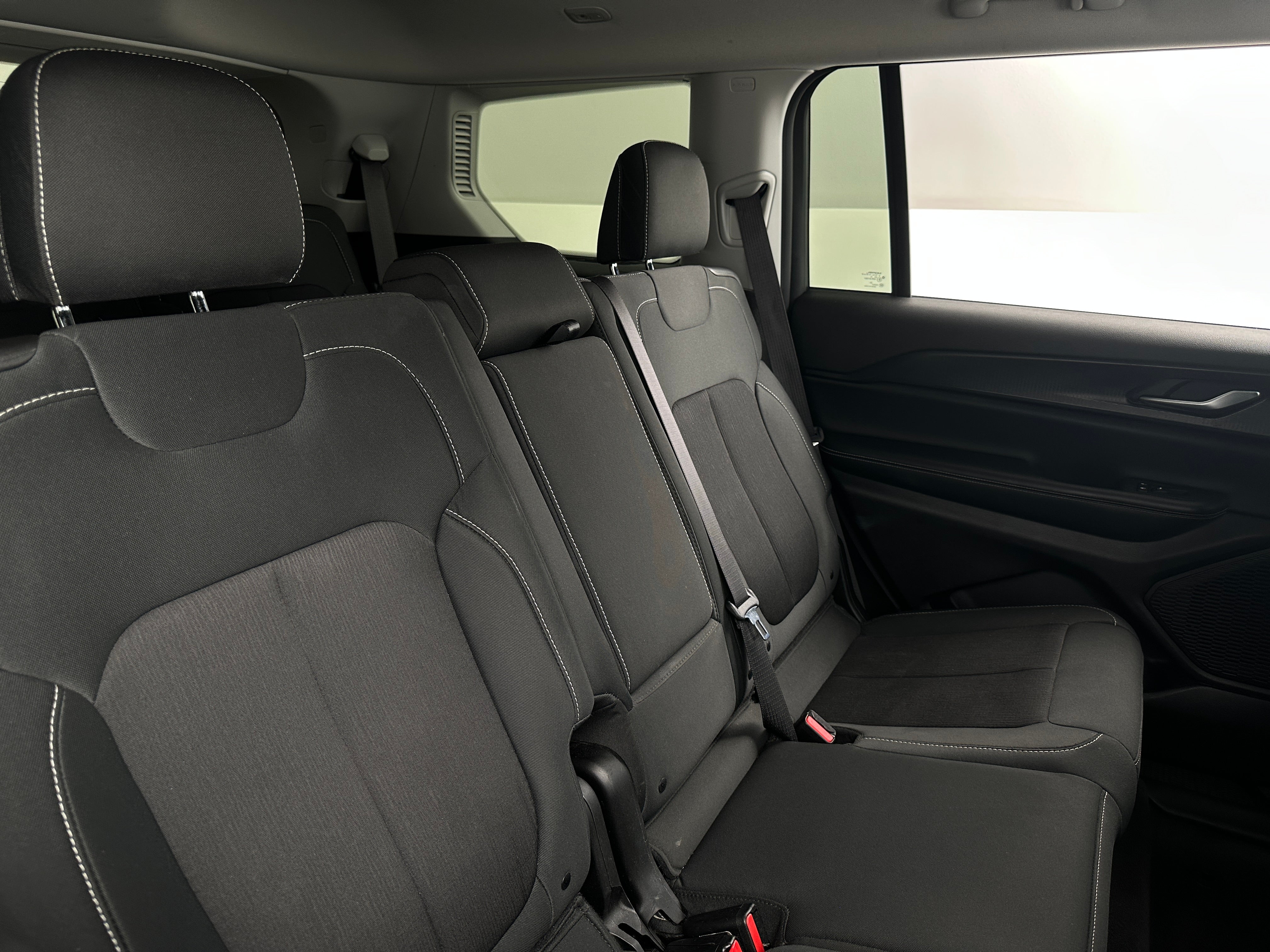 2023 Jeep Grand Cherokee L Laredo 6