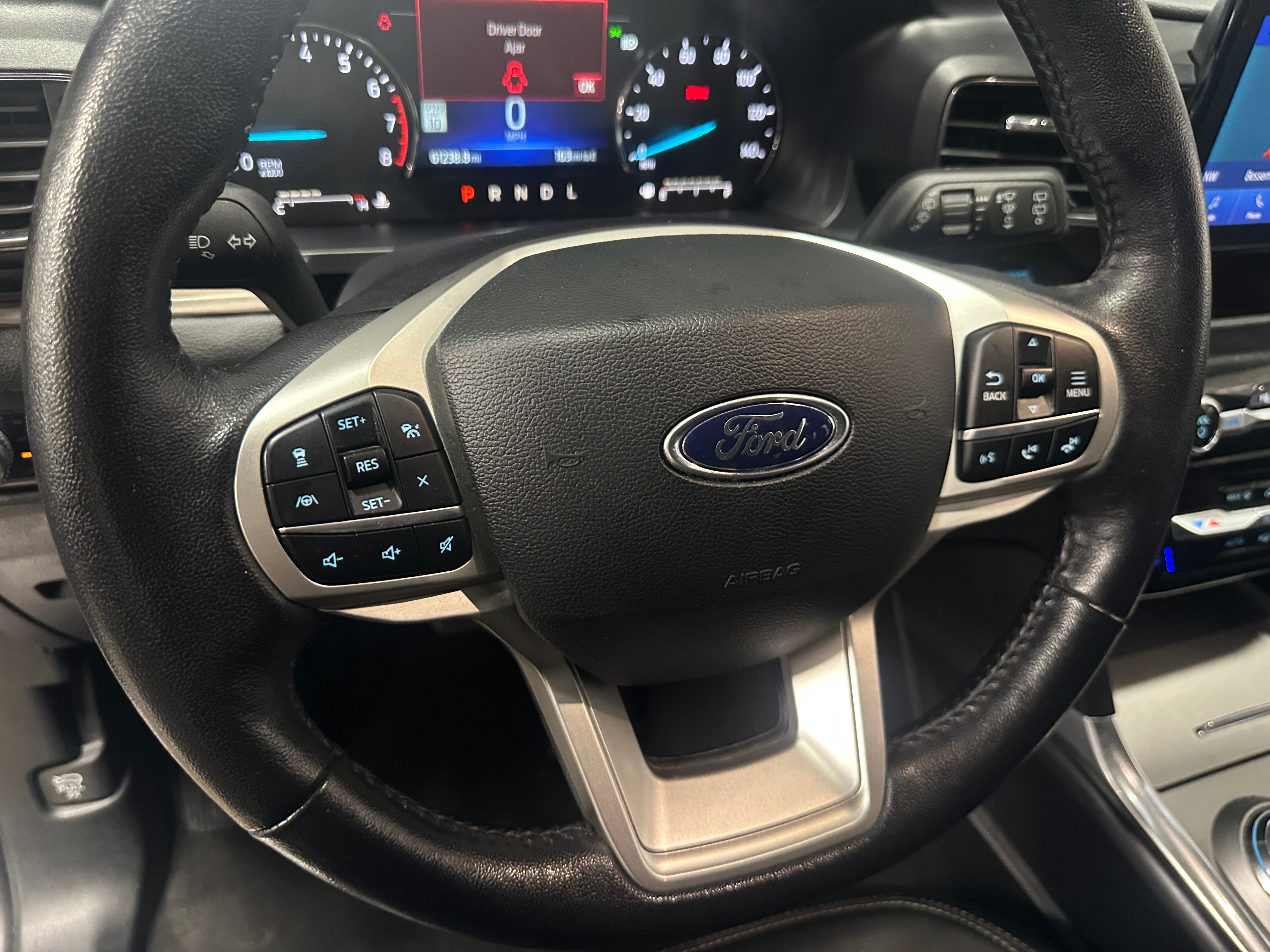 2023 Ford Explorer Limited 5
