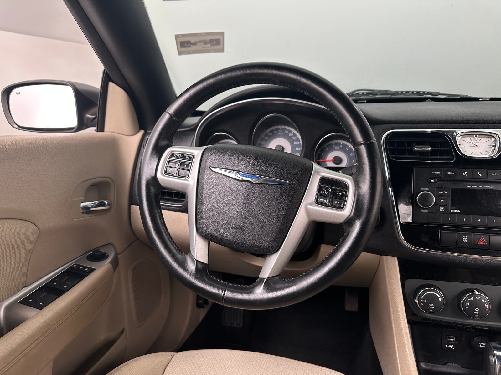 Thumbnail: 2012 Chrysler 200 - 5