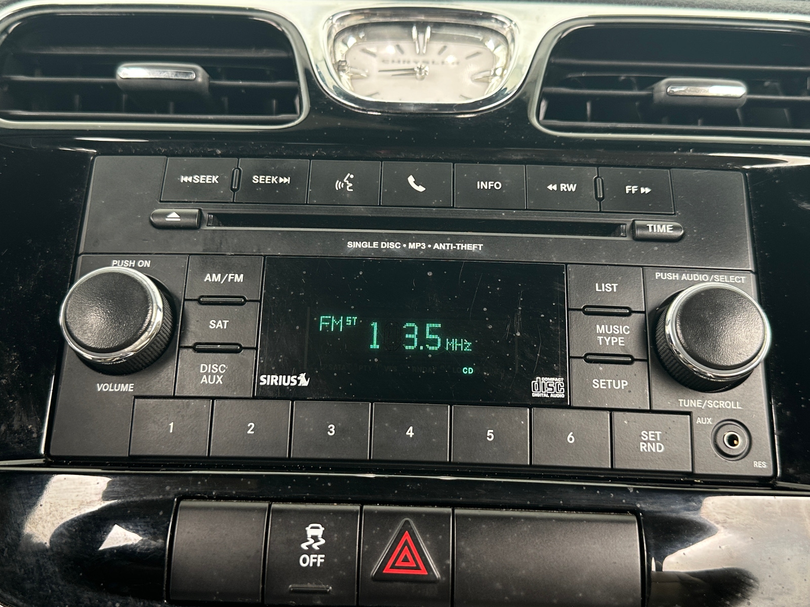 Thumbnail: 2012 Chrysler 200 - 4