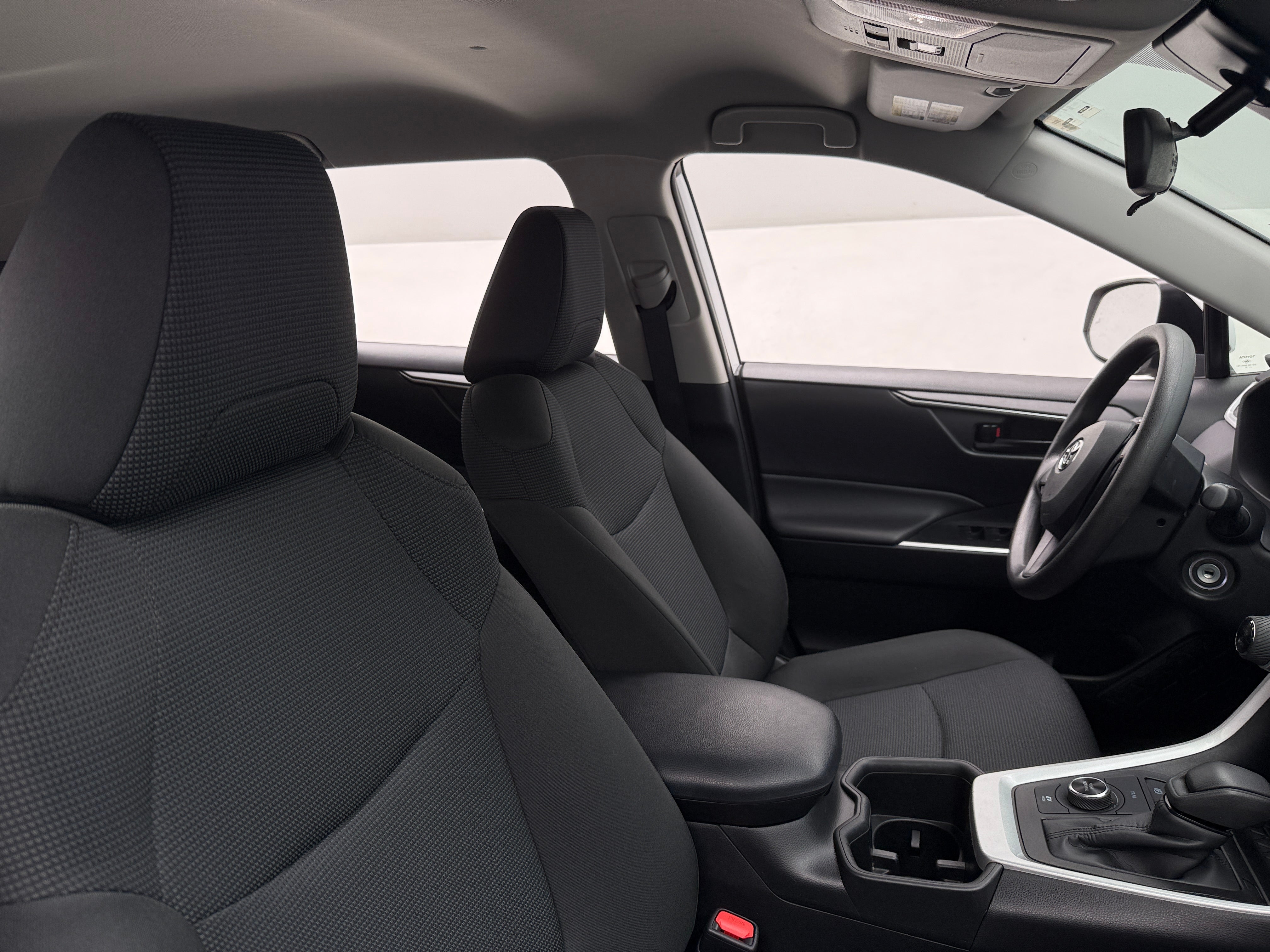 2022 Toyota RAV4 LE 2