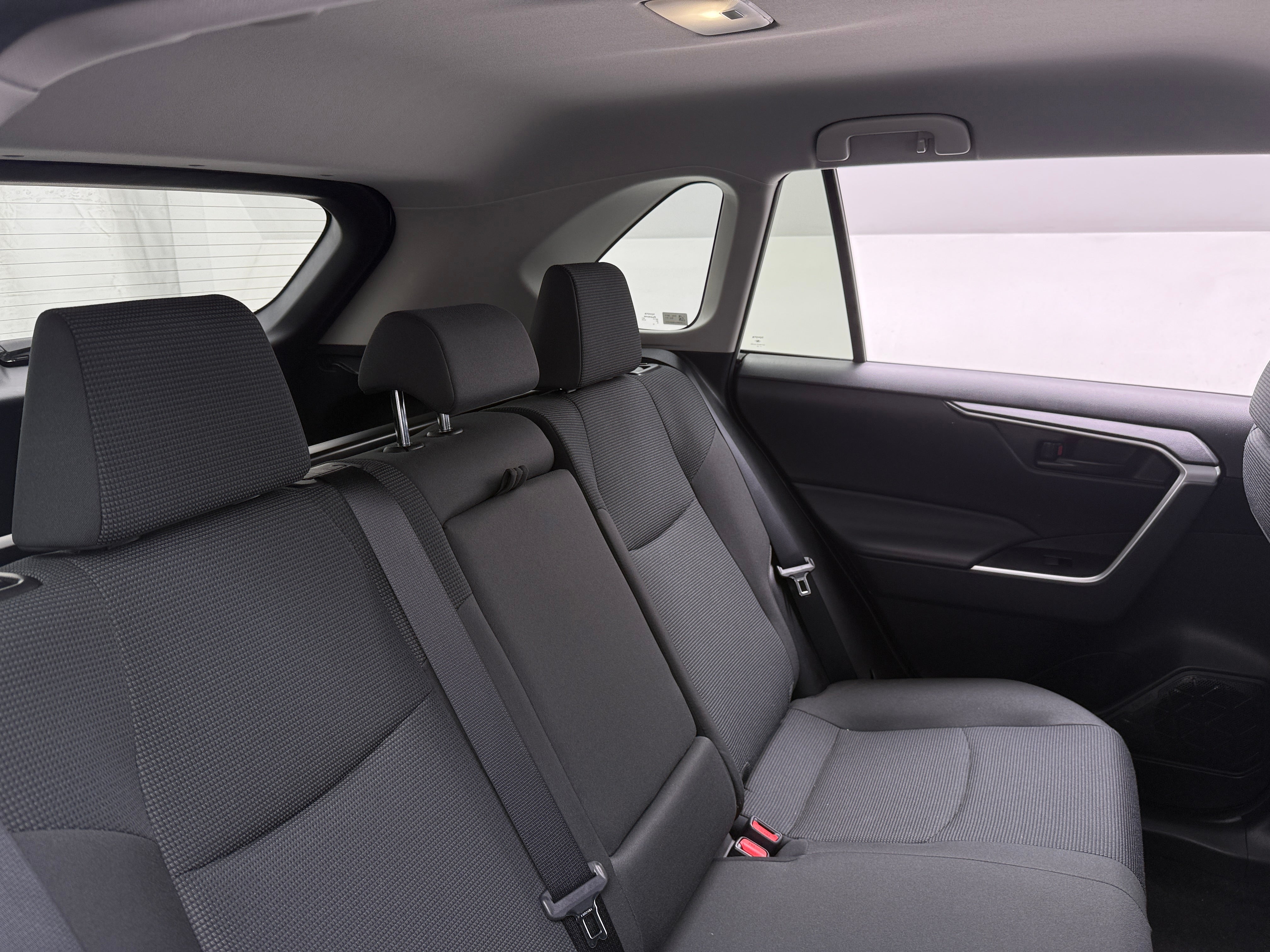 2022 Toyota RAV4 LE 6
