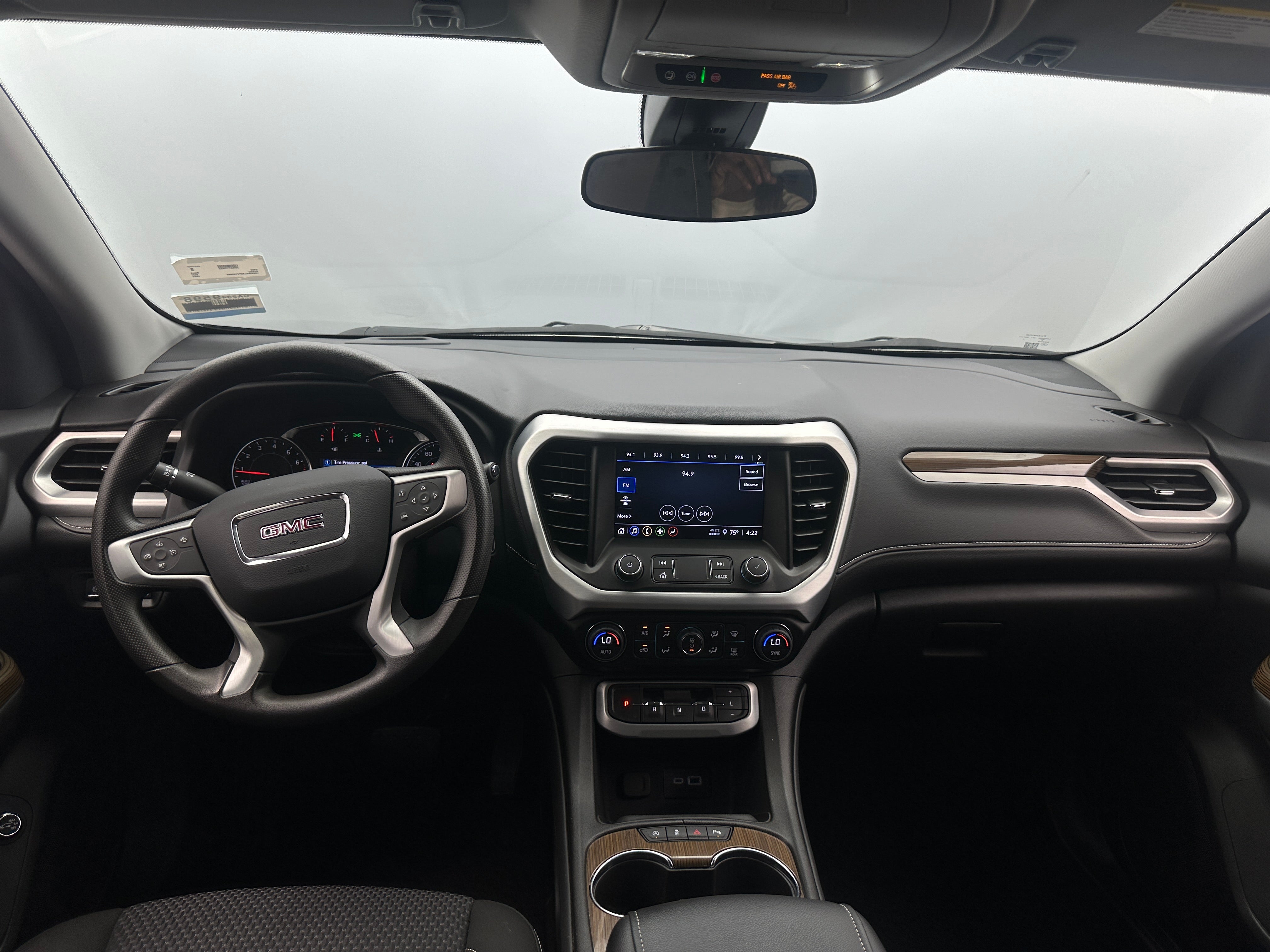 2023 GMC Acadia SLE 3