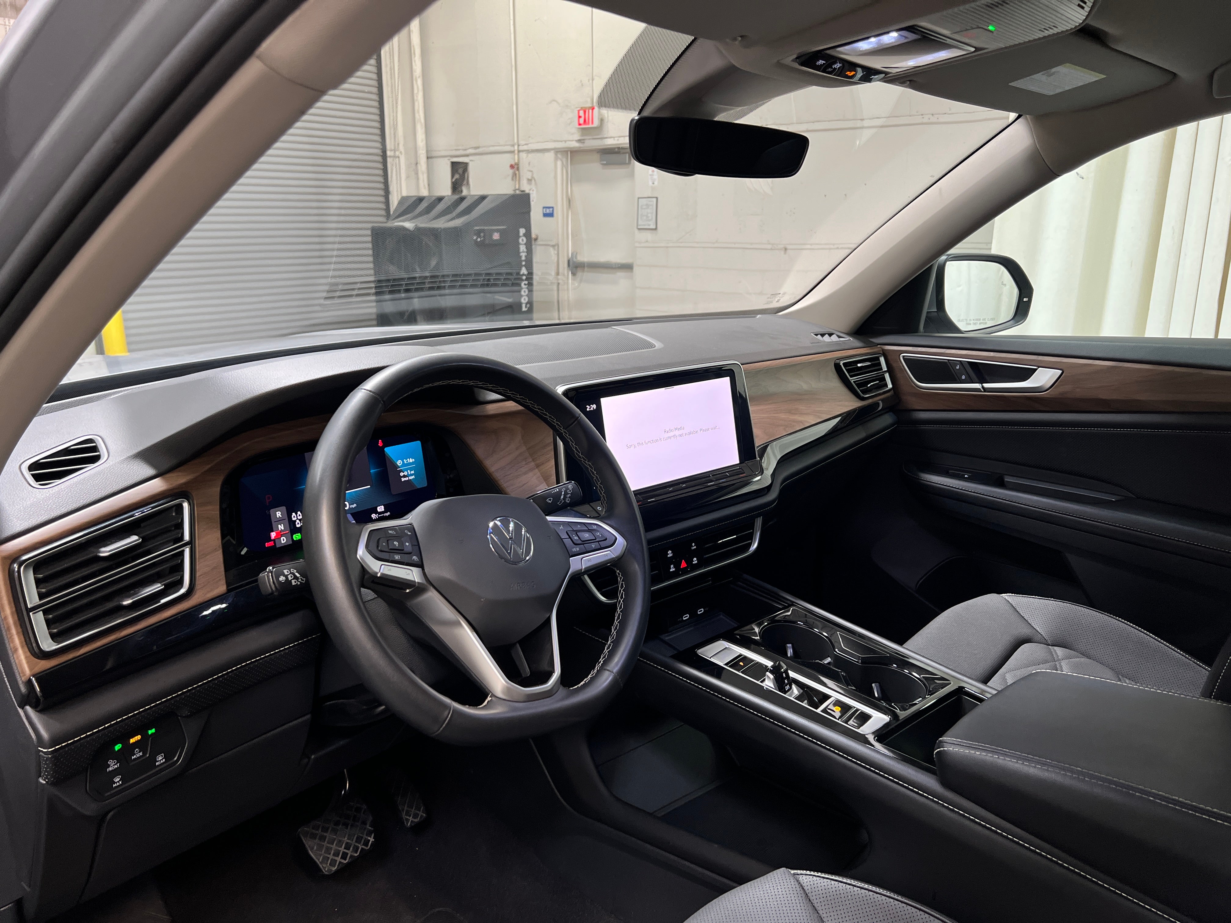 2024 Volkswagen Atlas SE 3