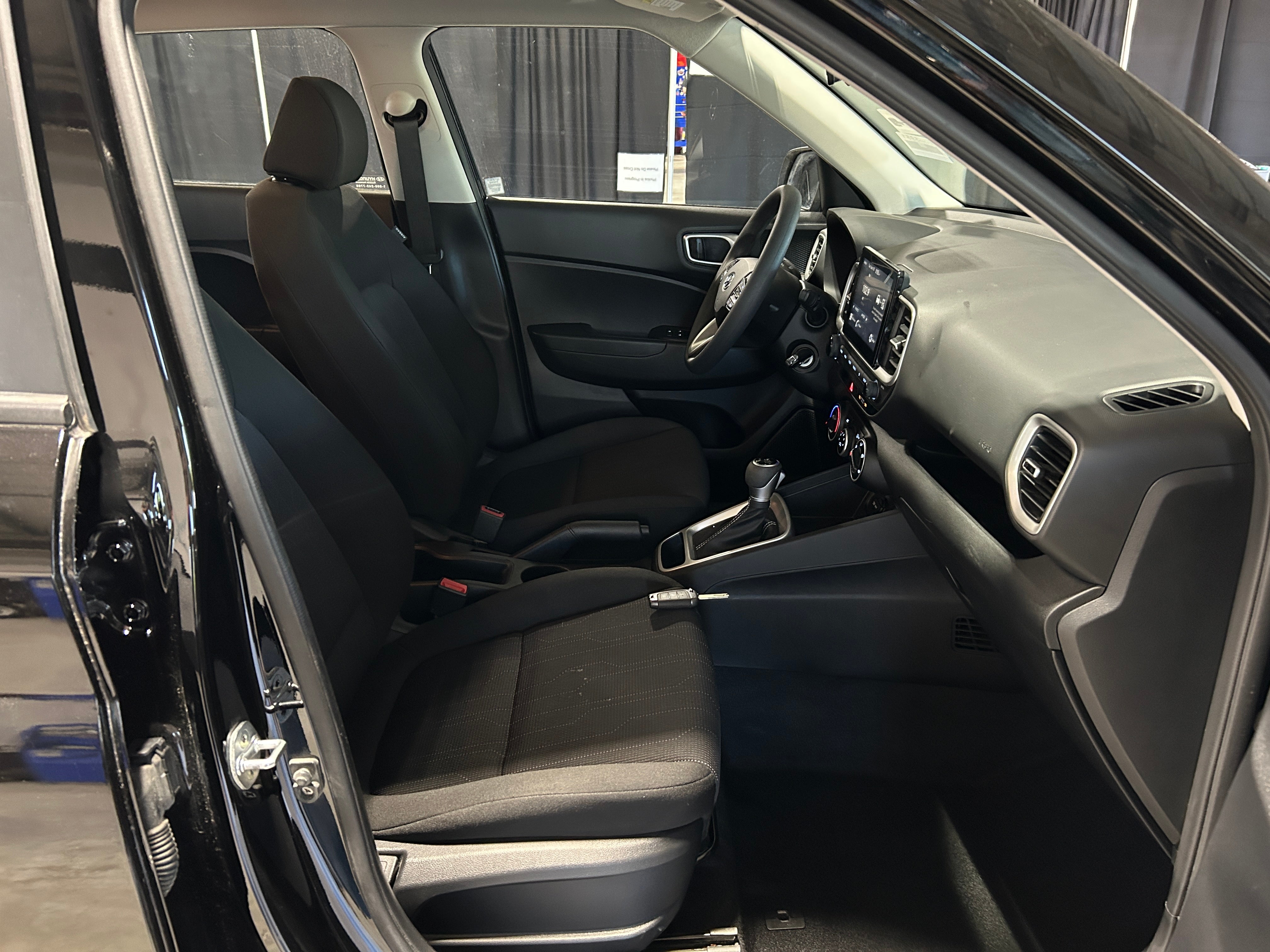 2021 Hyundai Venue SE 2