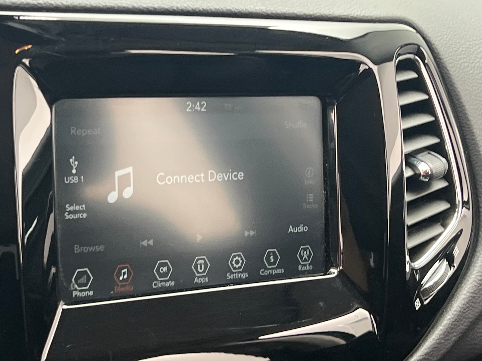 Thumbnail: 2018 Jeep Compass - 4