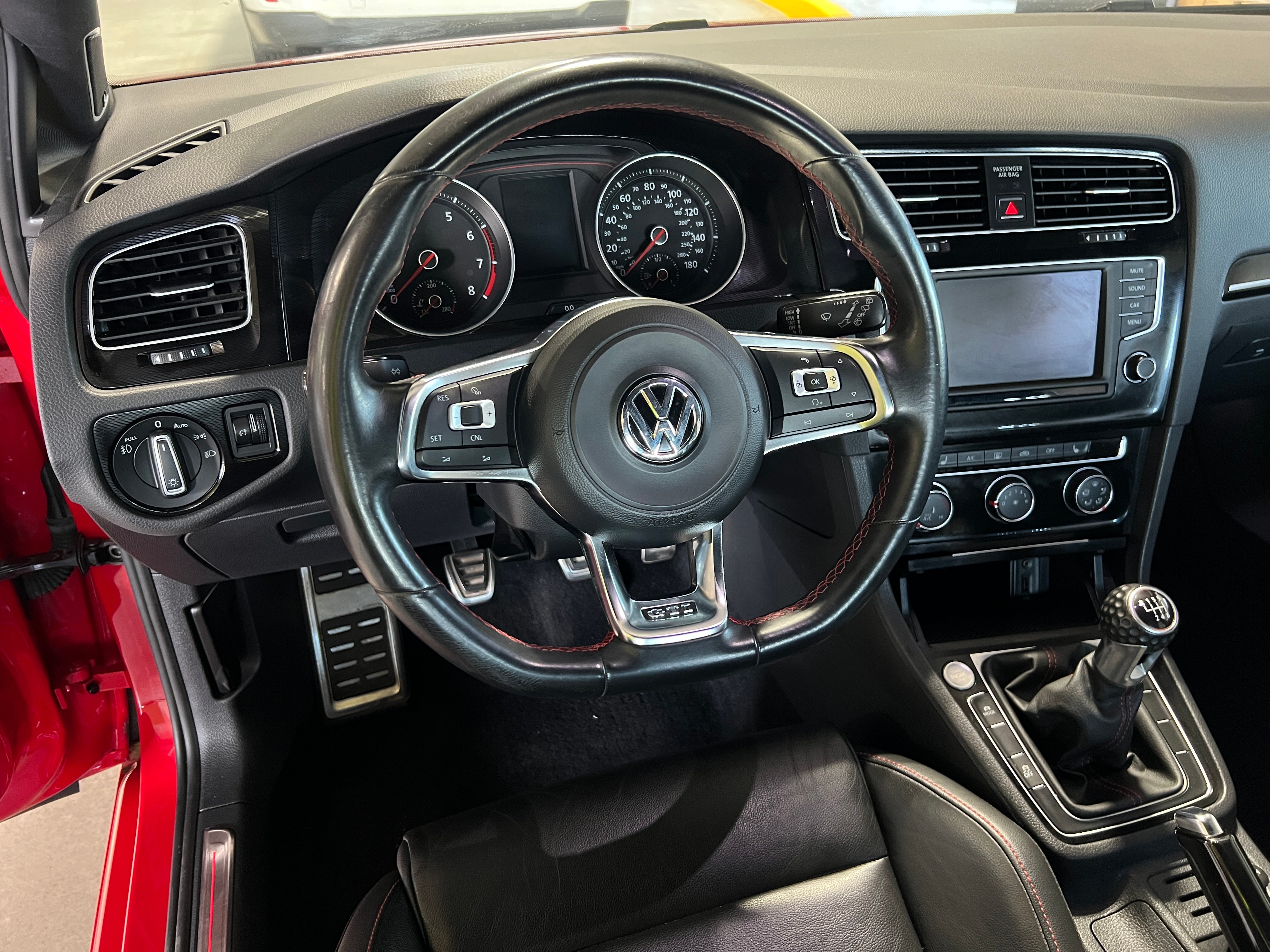 2016 Volkswagen Golf GTI SE 5