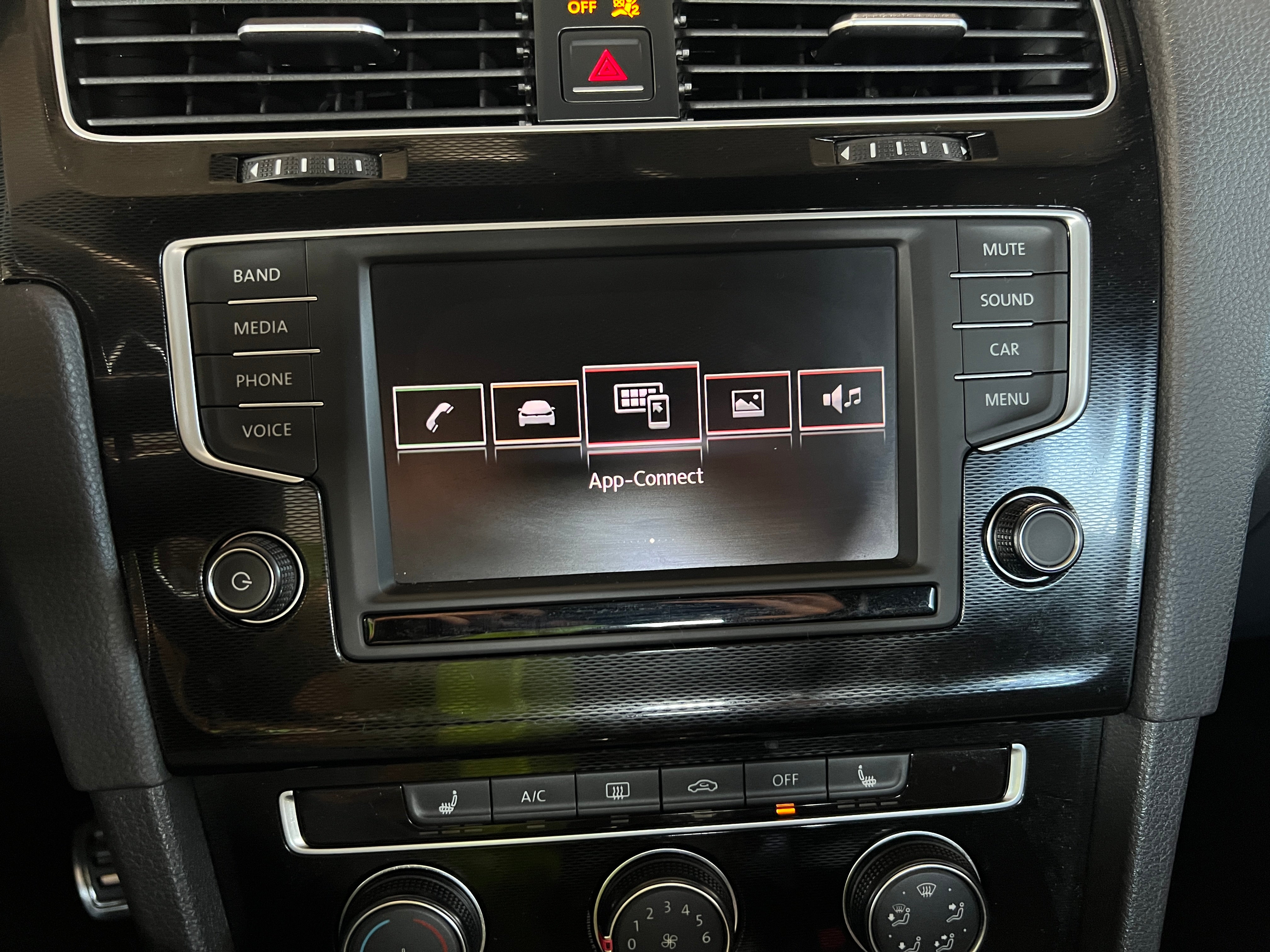 2016 Volkswagen Golf GTI SE 4