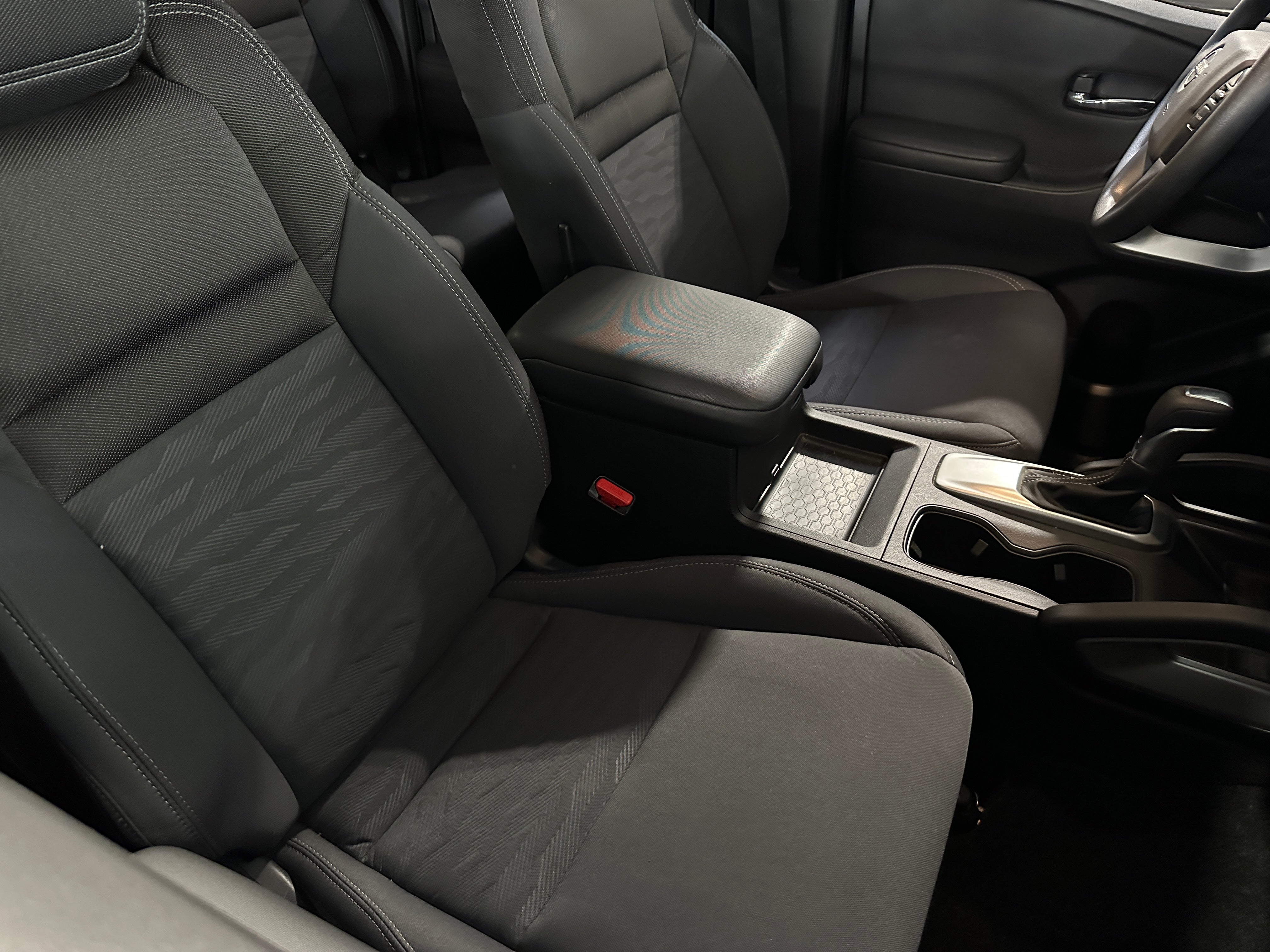 2023 Nissan Frontier SV 2