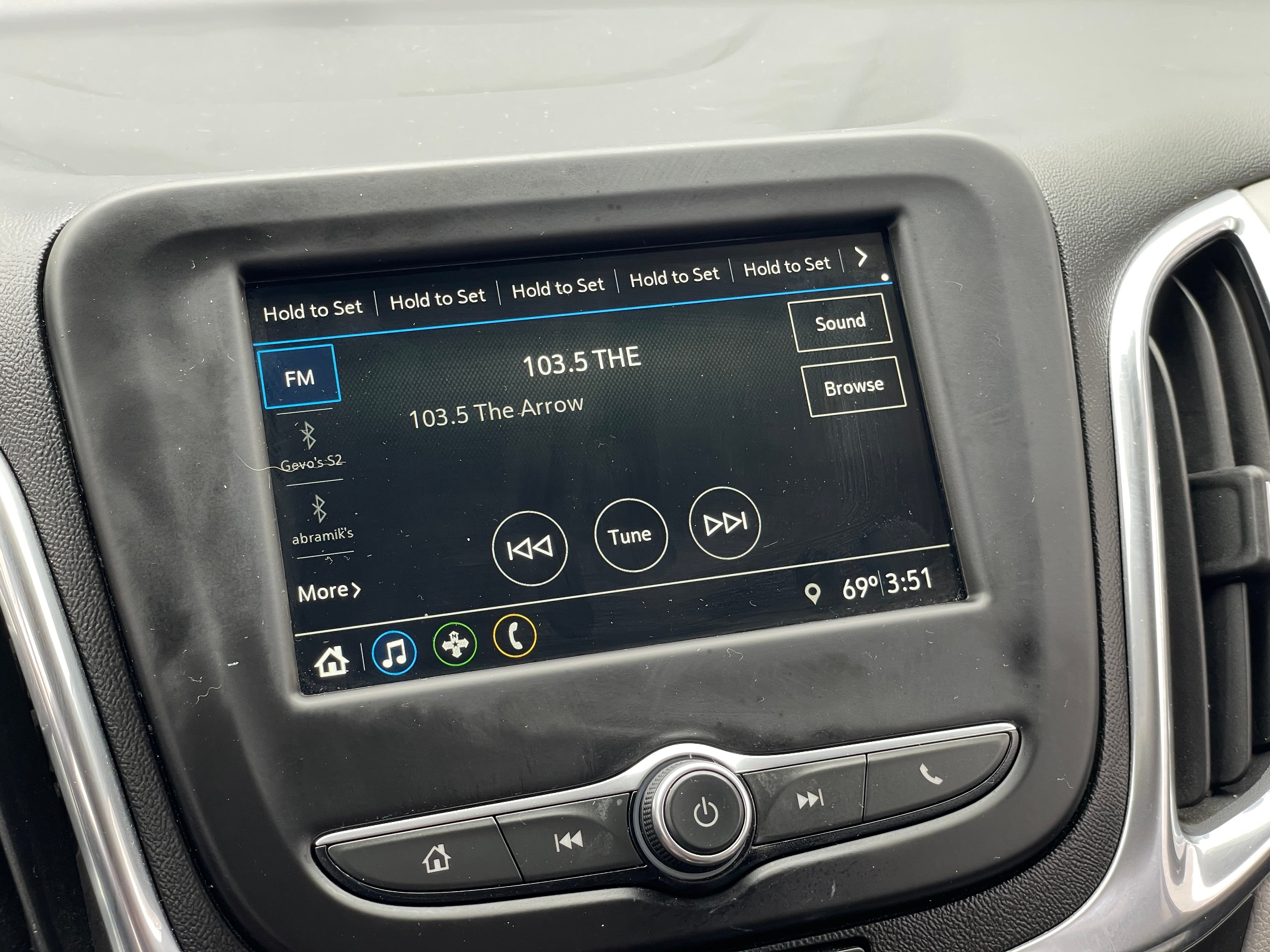 Thumbnail: 2019 Chevrolet Equinox - 4