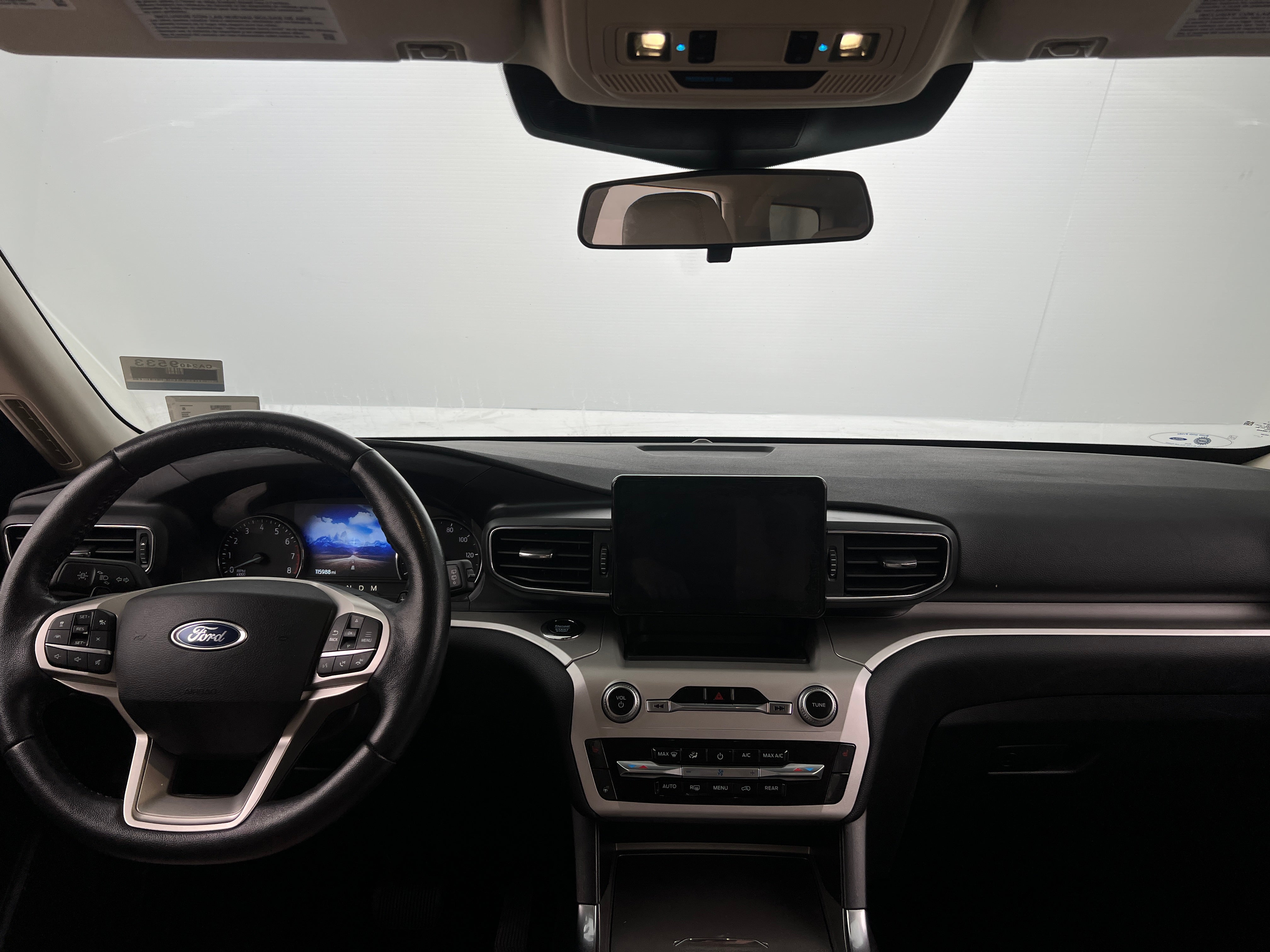 2020 Ford Explorer XLT 2