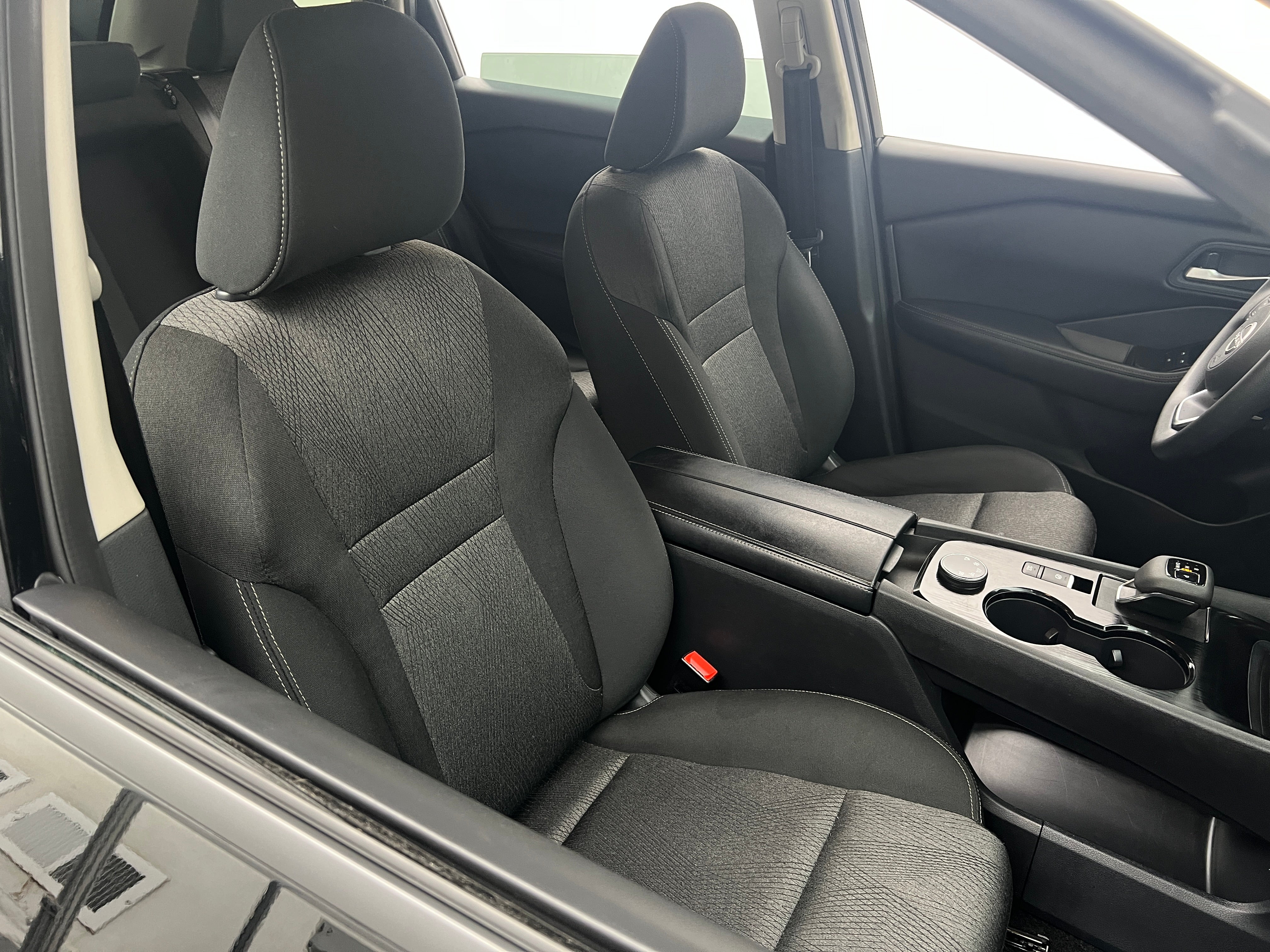 2024 Nissan Rogue SV 2