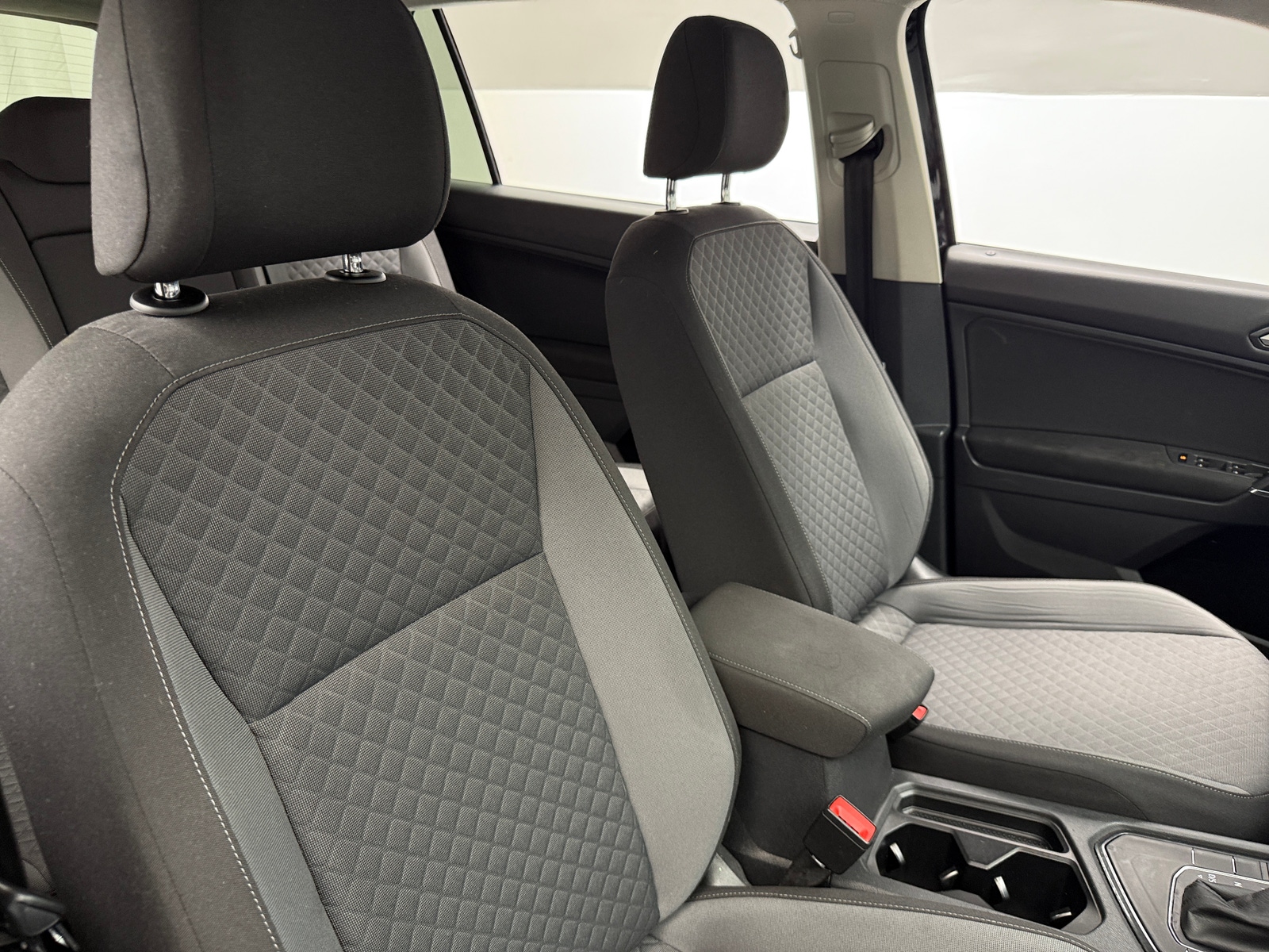 Thumbnail: 2018 Volkswagen Tiguan - 2
