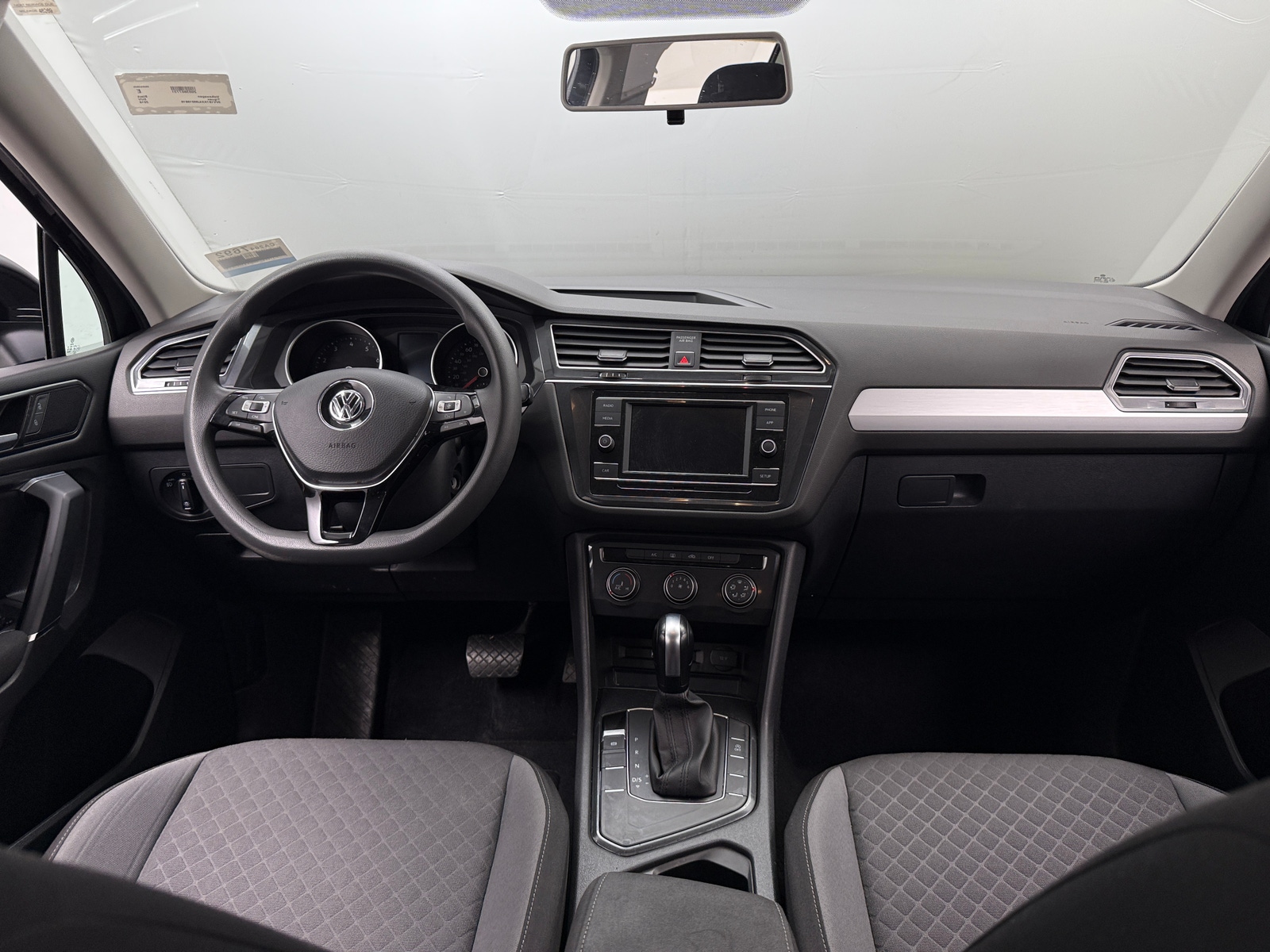 Thumbnail: 2018 Volkswagen Tiguan - 3