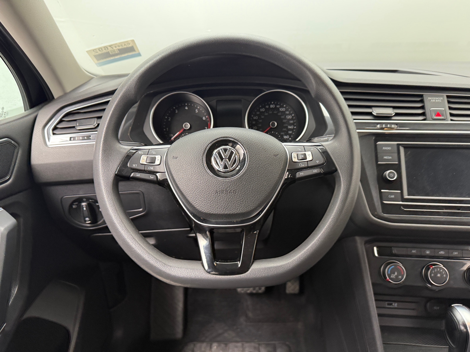 Thumbnail: 2018 Volkswagen Tiguan - 5