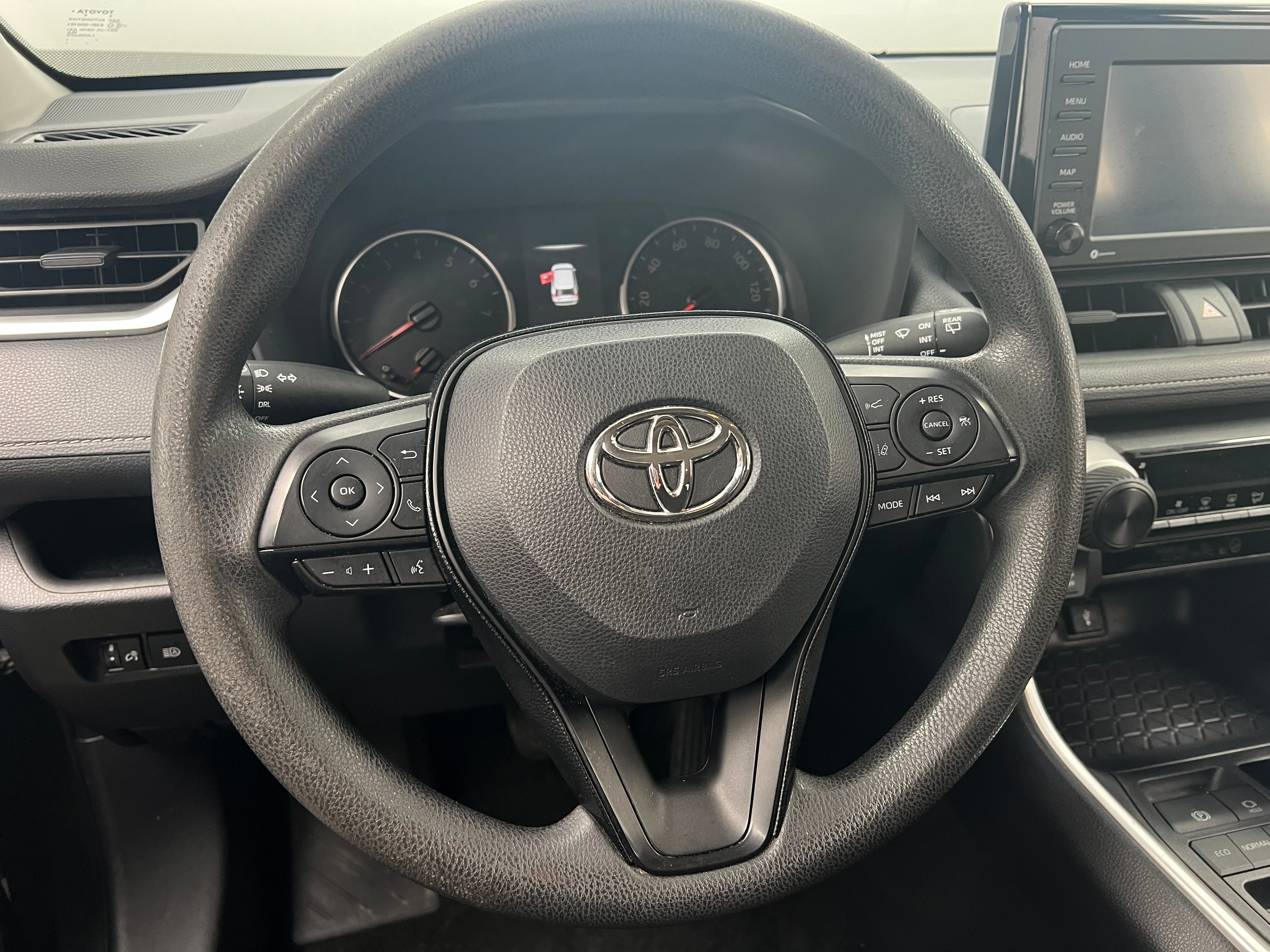 2020 Toyota RAV4 LE 5