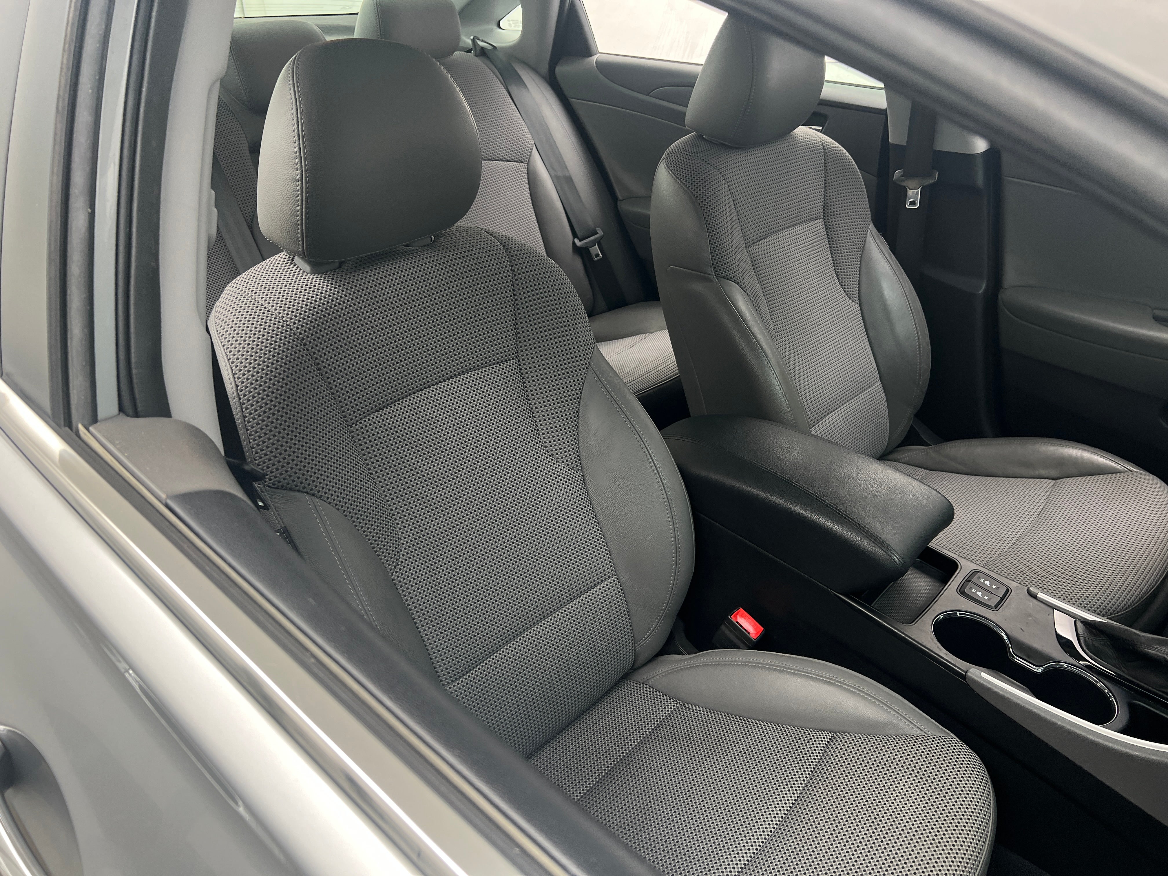2013 Hyundai Sonata SE 2