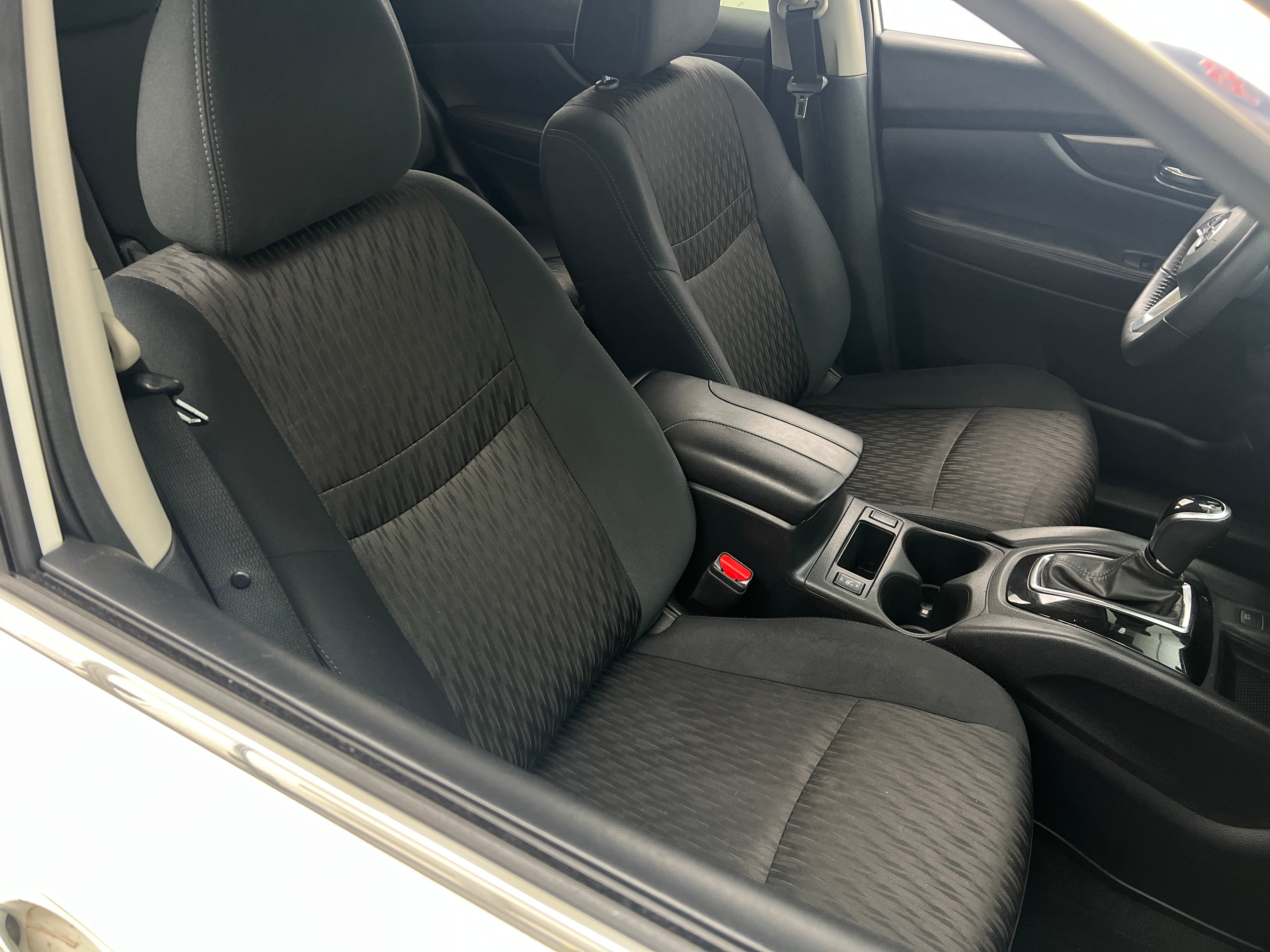 2019 Nissan Rogue SV 2