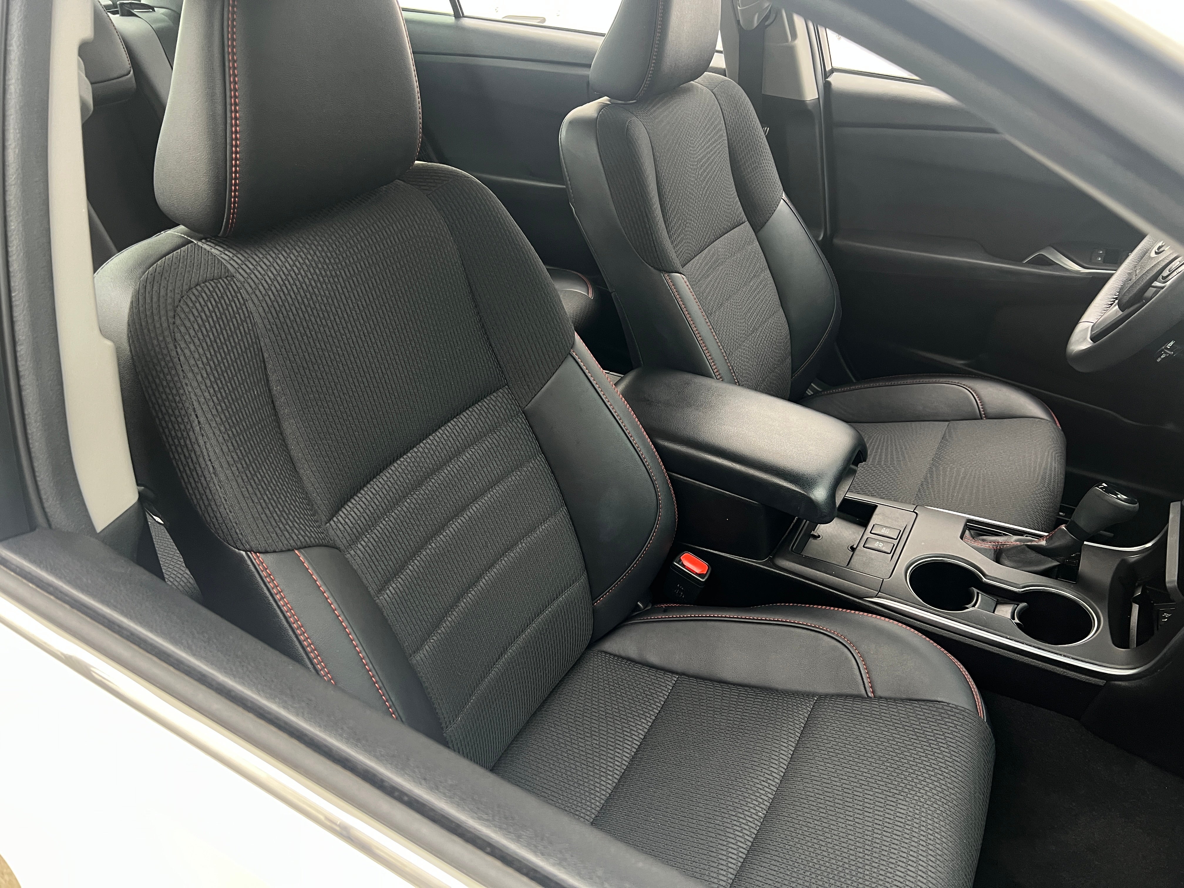 2017 Toyota Camry SE 2