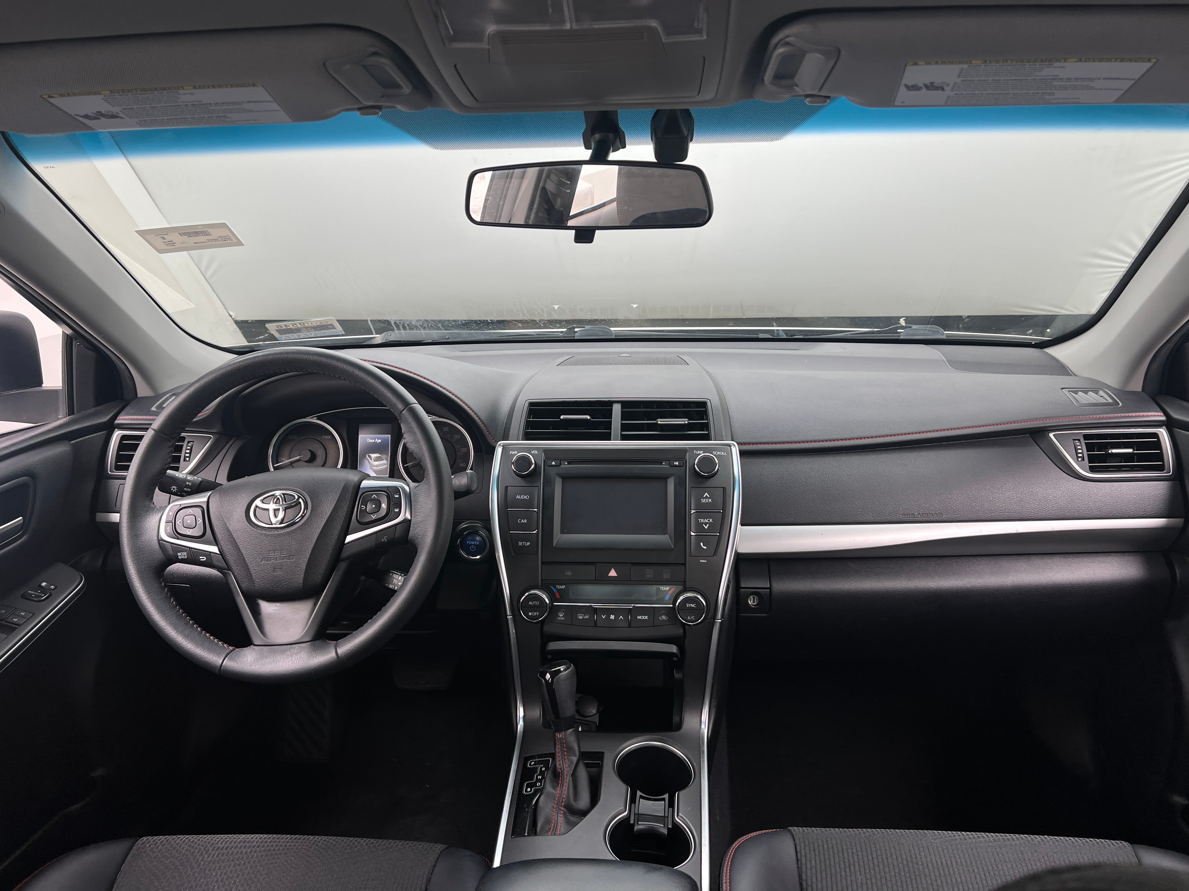 2017 Toyota Camry SE 3